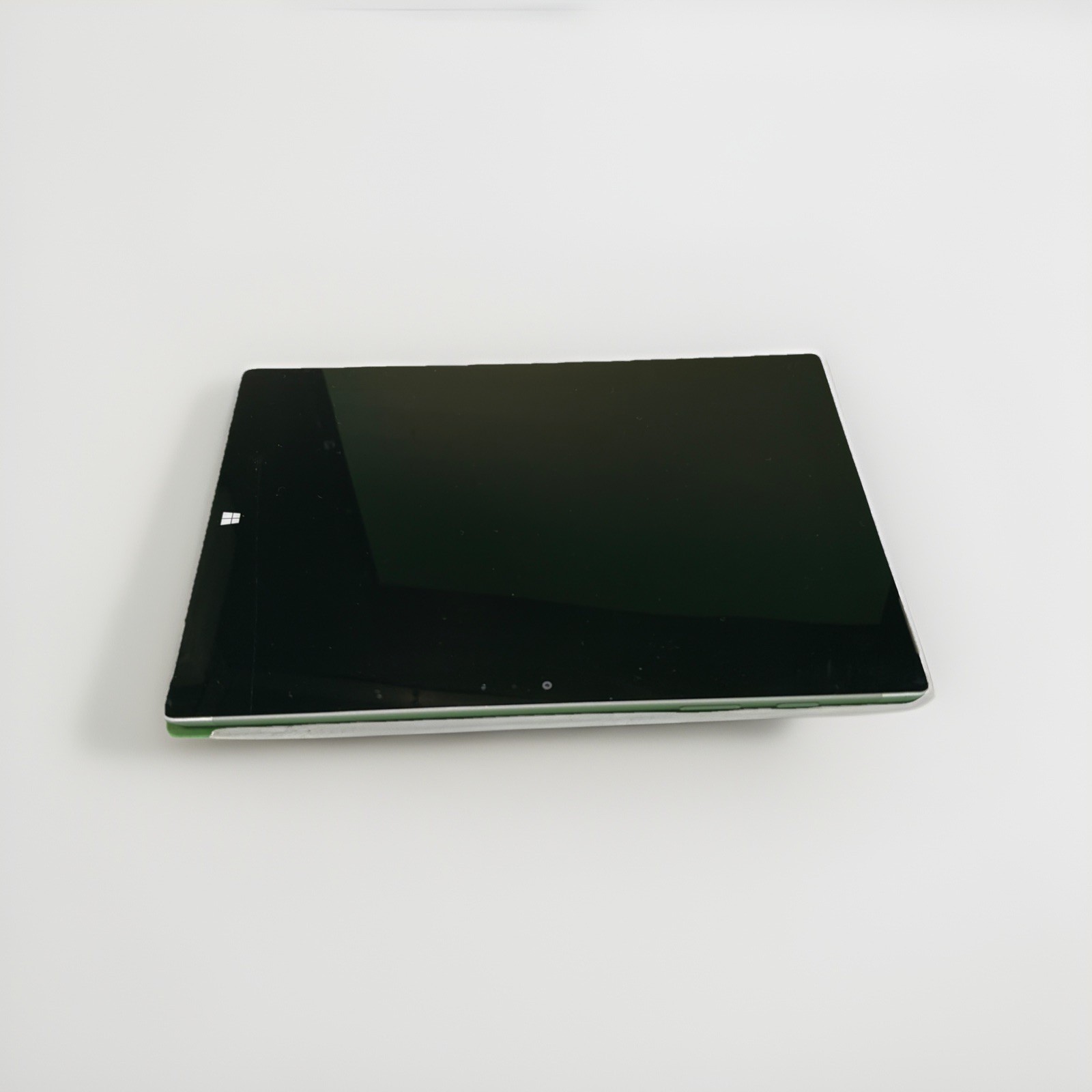 Microsoft Surface 3, Intel Atom x7-Z8700 @ 1.6GHz, 4GB RAM, 128GB SSD, W10P