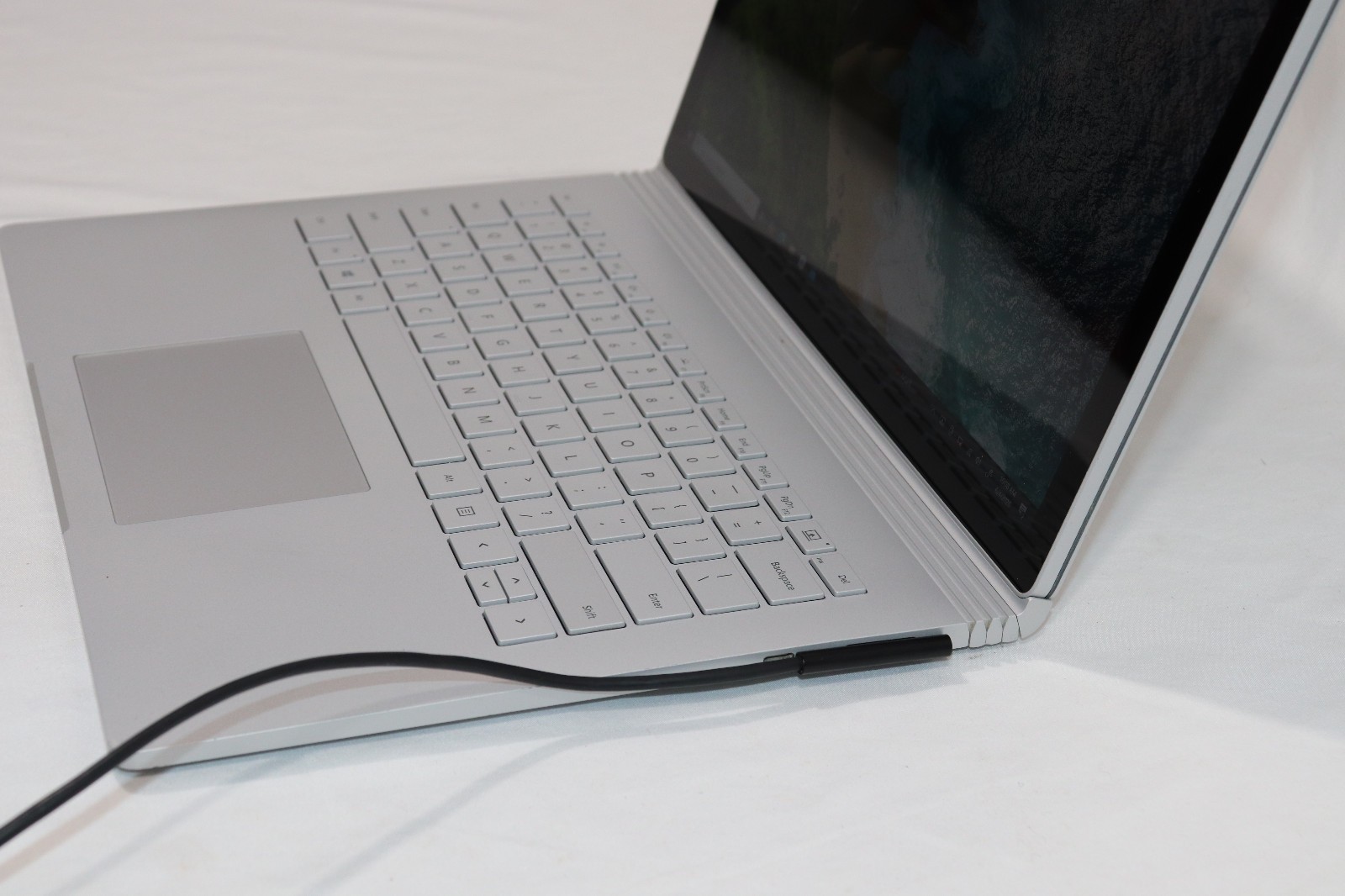 Microsoft Surface Book 2 13.5″ Intel Core i5-7300u 8GB RAM 256GB SSD Win11 Pro-3
