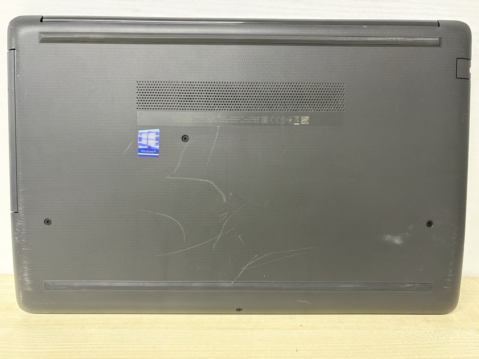 HP 255 G7 AMD Ryzen 3 2200U Radeon Vega 2.5GHz 15.6″ 8GB 256GB SSD Win 10 READ
