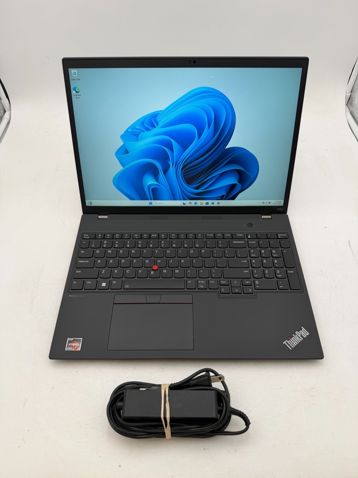 Lenovo ThinkPad P16s Gen 2 16″ 512 GB SSD 16 GB RAM Ryzen 5 Pro 7540U AMD 740M