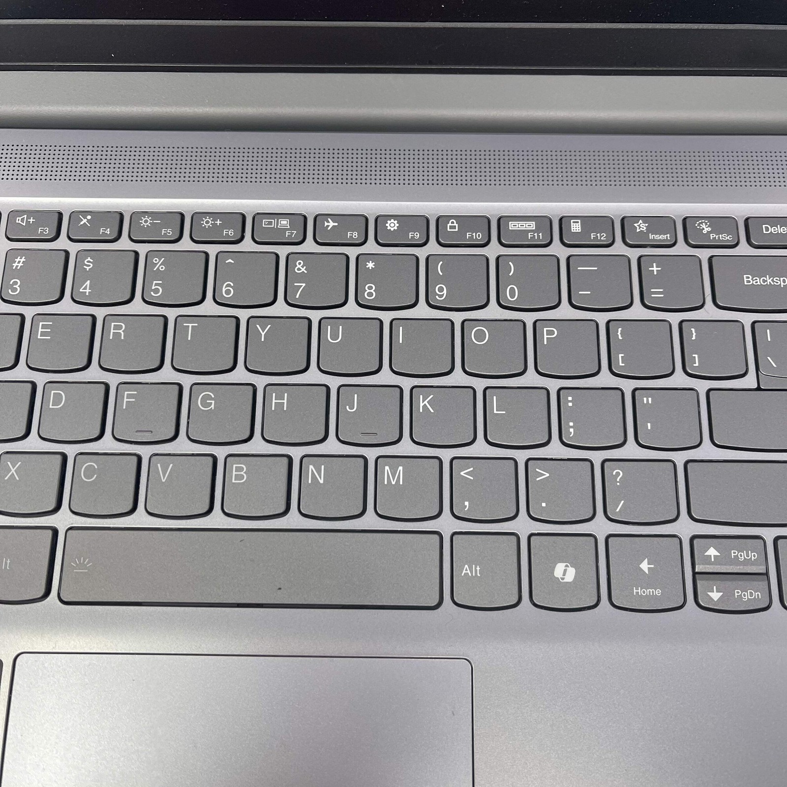 Lenovo ideapad slim 3 15RU9 15.6″ i5-120U 1.4GHz 8GB RAM 256GB SSD