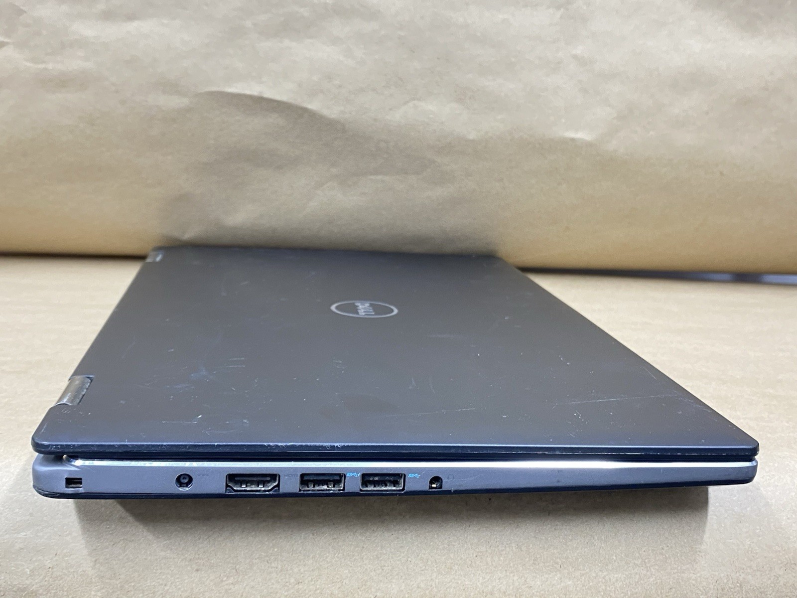 Dell Inspiron 13-7353 – 13.5″ – Touch – i5-6200U – 8GB – 256GB – Win 10 – READ