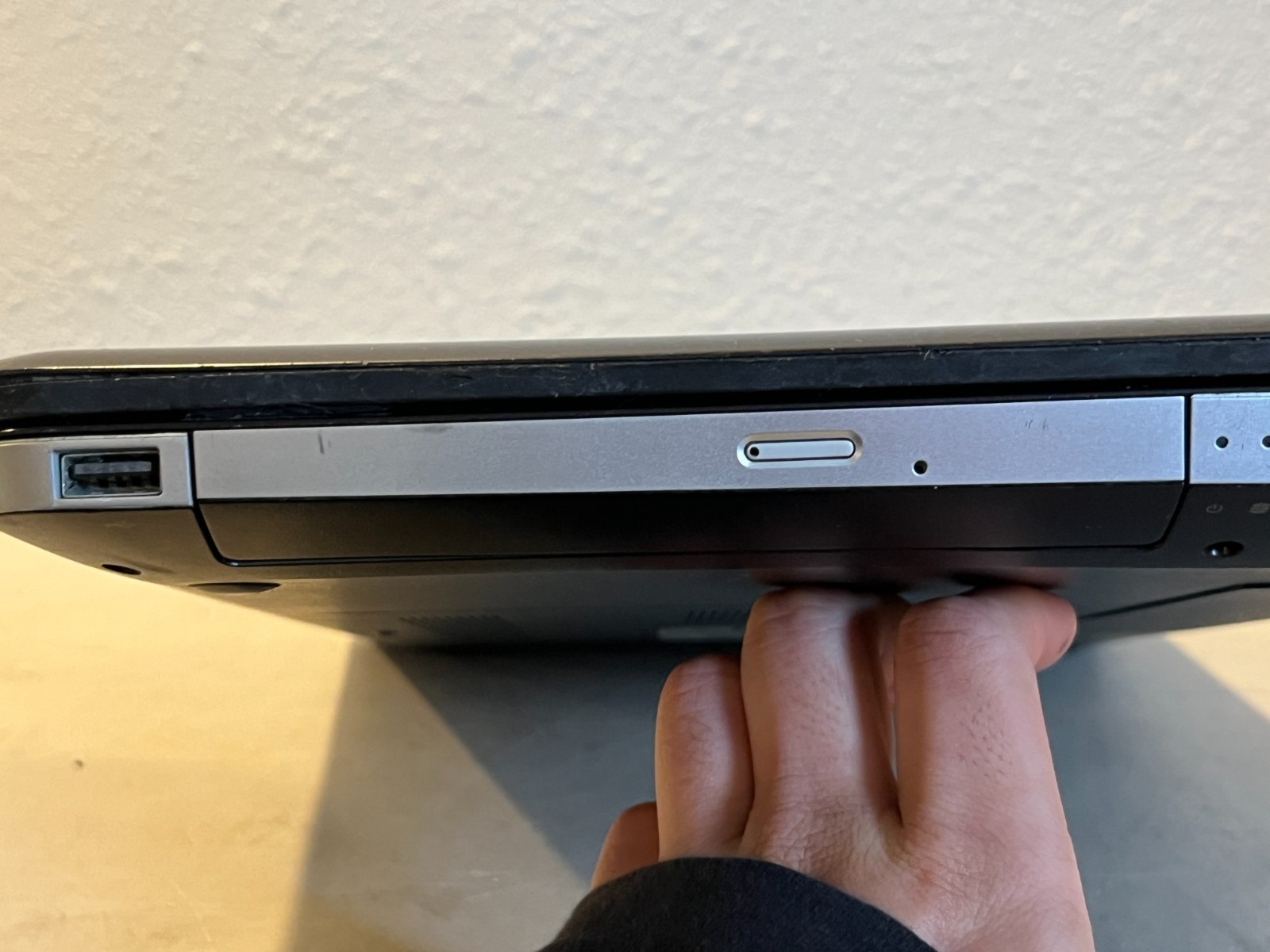HP Pavilion dv6 Laptop AMD Phenom II 2.8GHz 4GB RAM Linux Mint HDD Win7HomeP