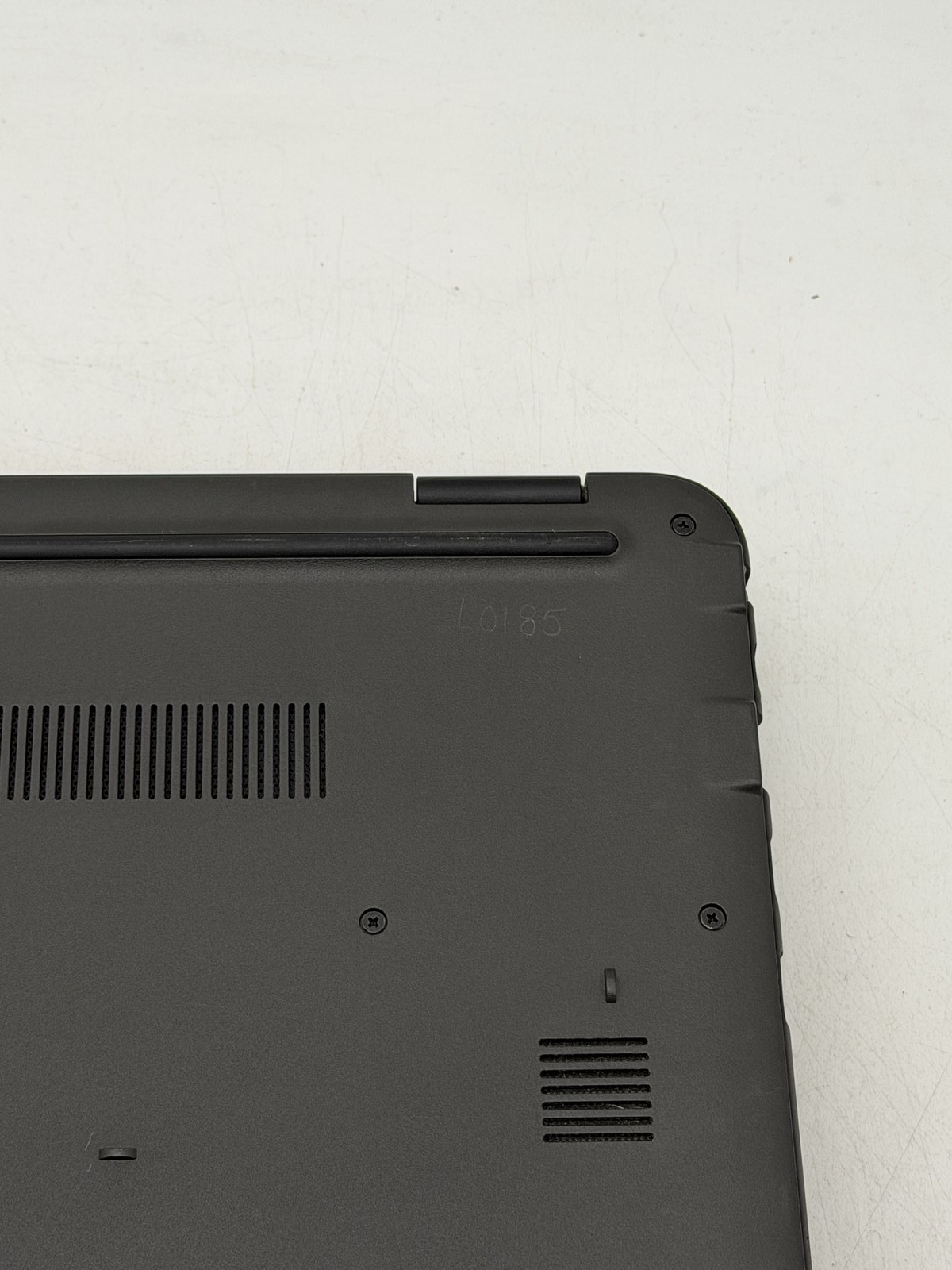 Dell Latitude 3310 13.3in i5-8265U 8GB 256GB NO OS *Read*
