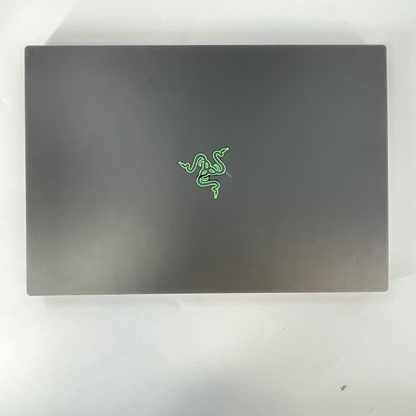 Razer Blade 16 120Hz UHD+ 2.2 GHz i9-13950HX 32GB 2TB SSD RTX 4090 FRAME GAP