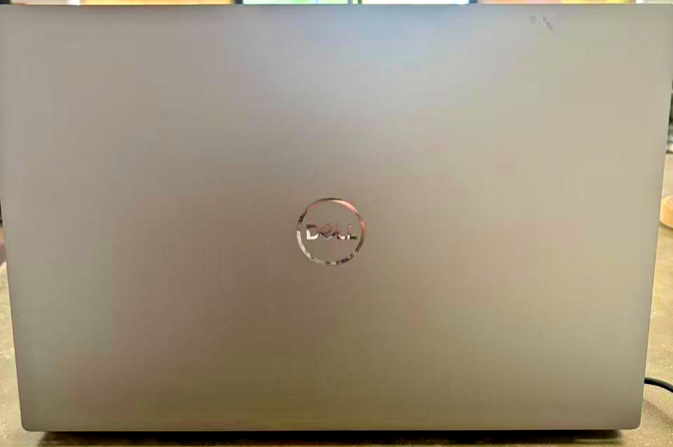 Dell Precision 5560 Xeon W-11955M 16GB 256GB SSD RTX A2000 Win 11 Pro N3