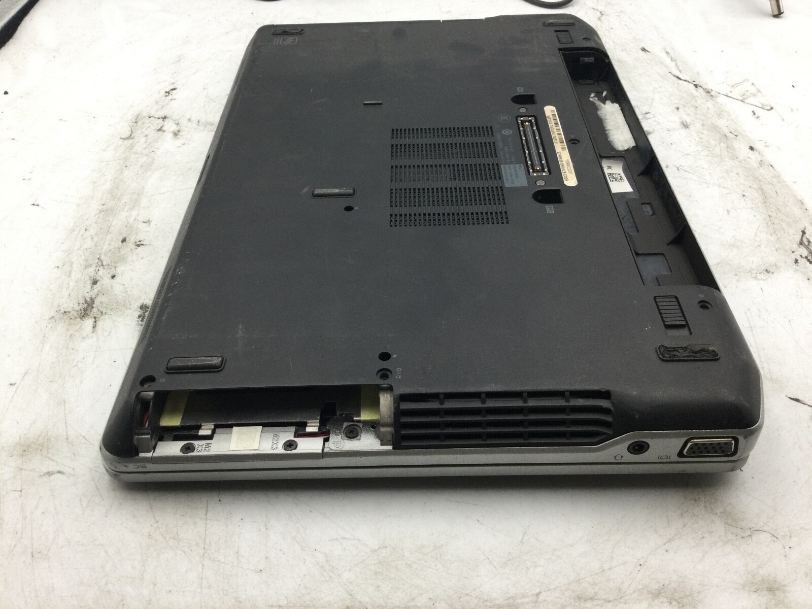 DELL LATITUDE E6330 – FOR PARTS – INTEL CORE I5 – NO RAM – READ DESCRIPTION – BB