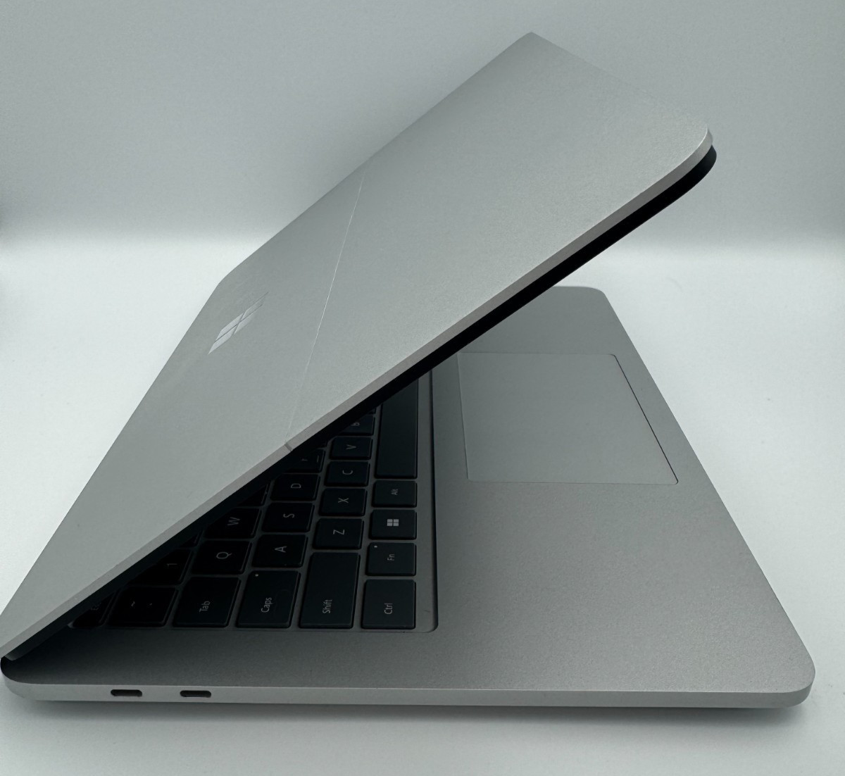 Microsoft Surface 14.4″ Laptop Core i7-11370H @ 3.30GHz 16GB RAM 512 NVME WIN 11
