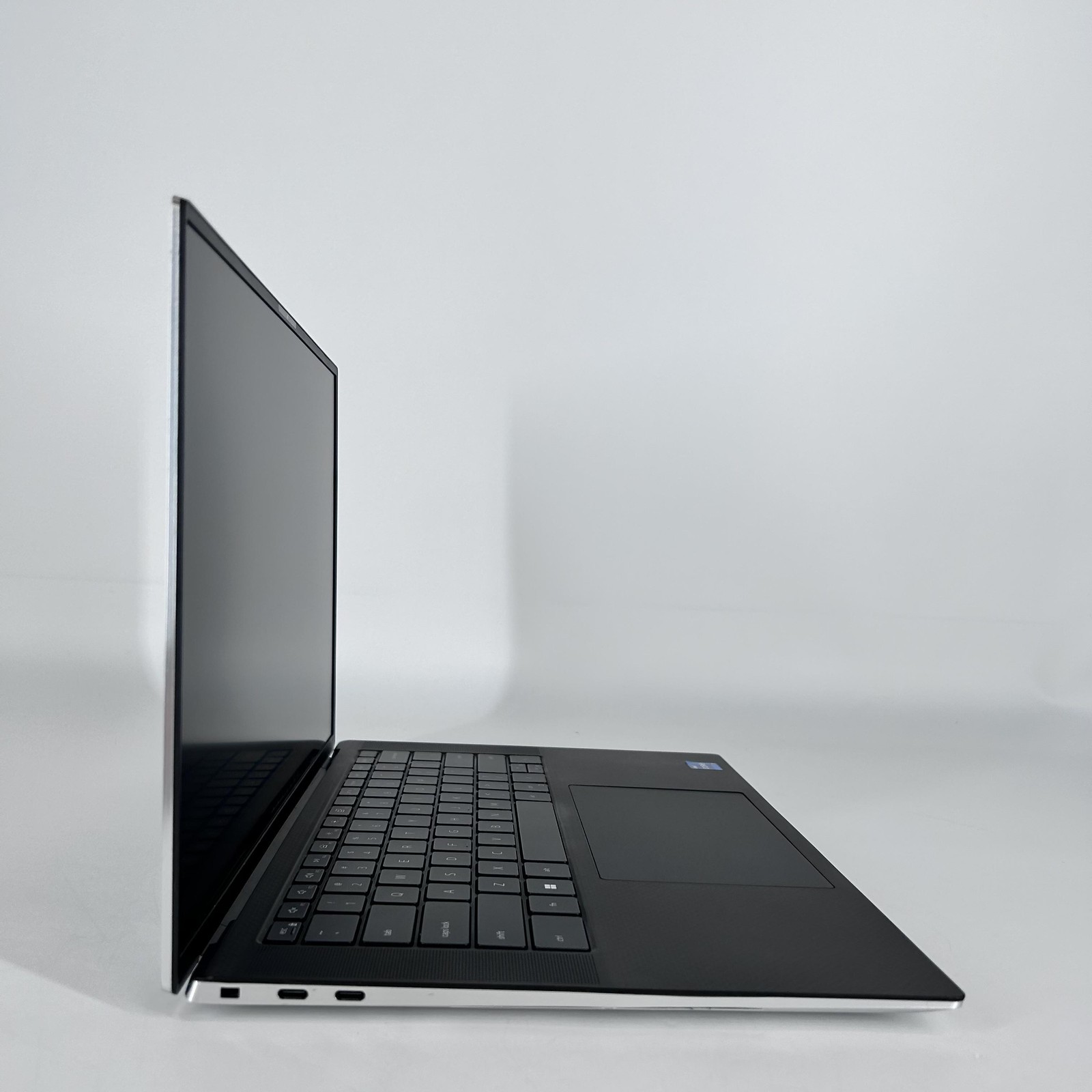 Dell XPS 15 9520 Silver FHD+ 2.3 GHz i7-12700H 32GB 1TB SSD RTX 3050 Ti – BENT