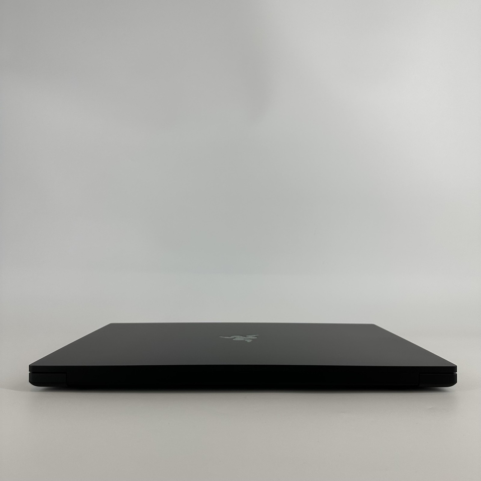 Razer Blade 18 240Hz QHD 2.2 GHz i9-14900HX 32GB 2TB NVIDIA RTX 4090 Excellent