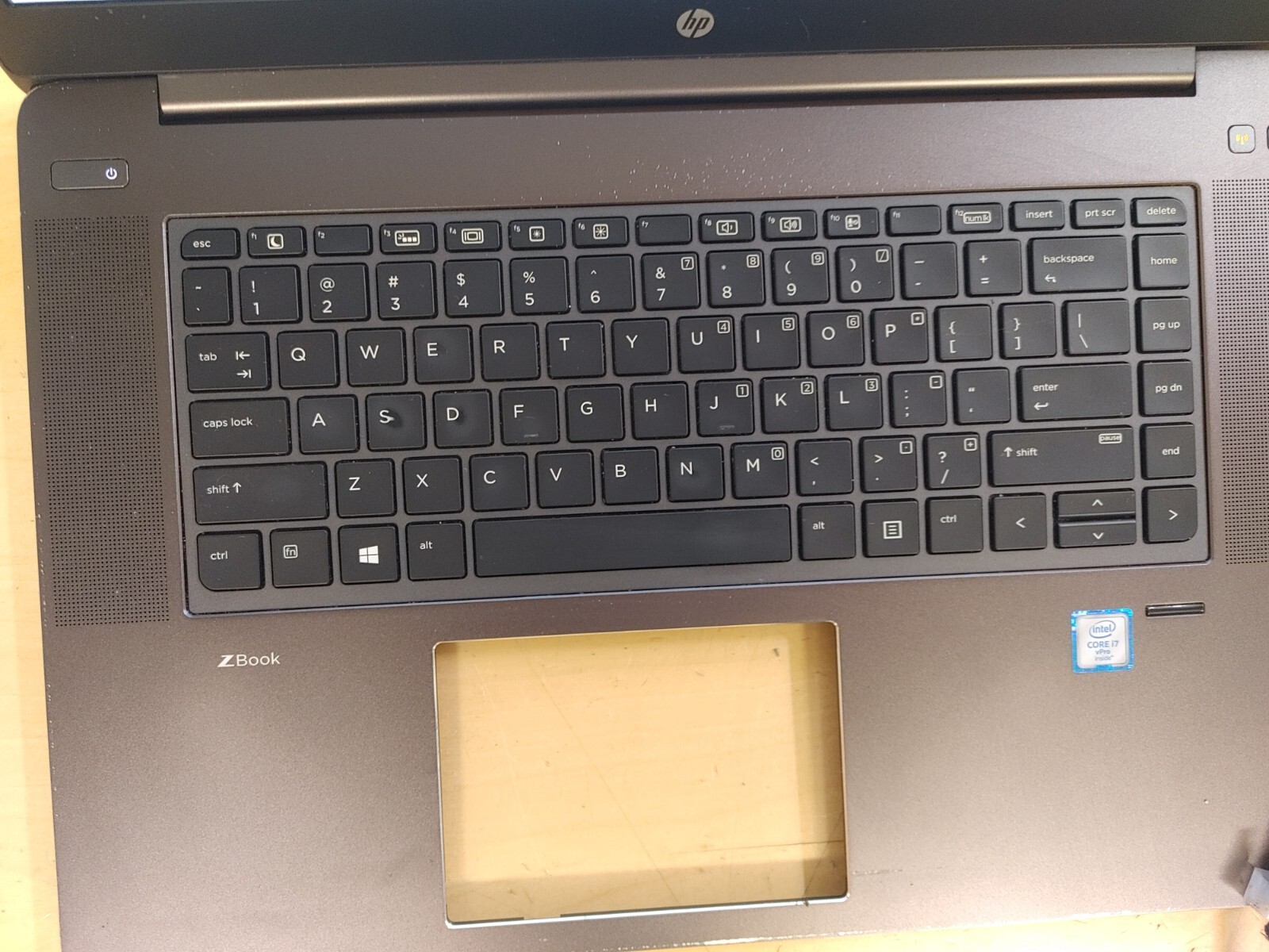 HP ZBook Studio G3 Core i7-6820HQ@ 2.70GHz, 4GB RAM,NO SSD FOR PARTS ONLY.