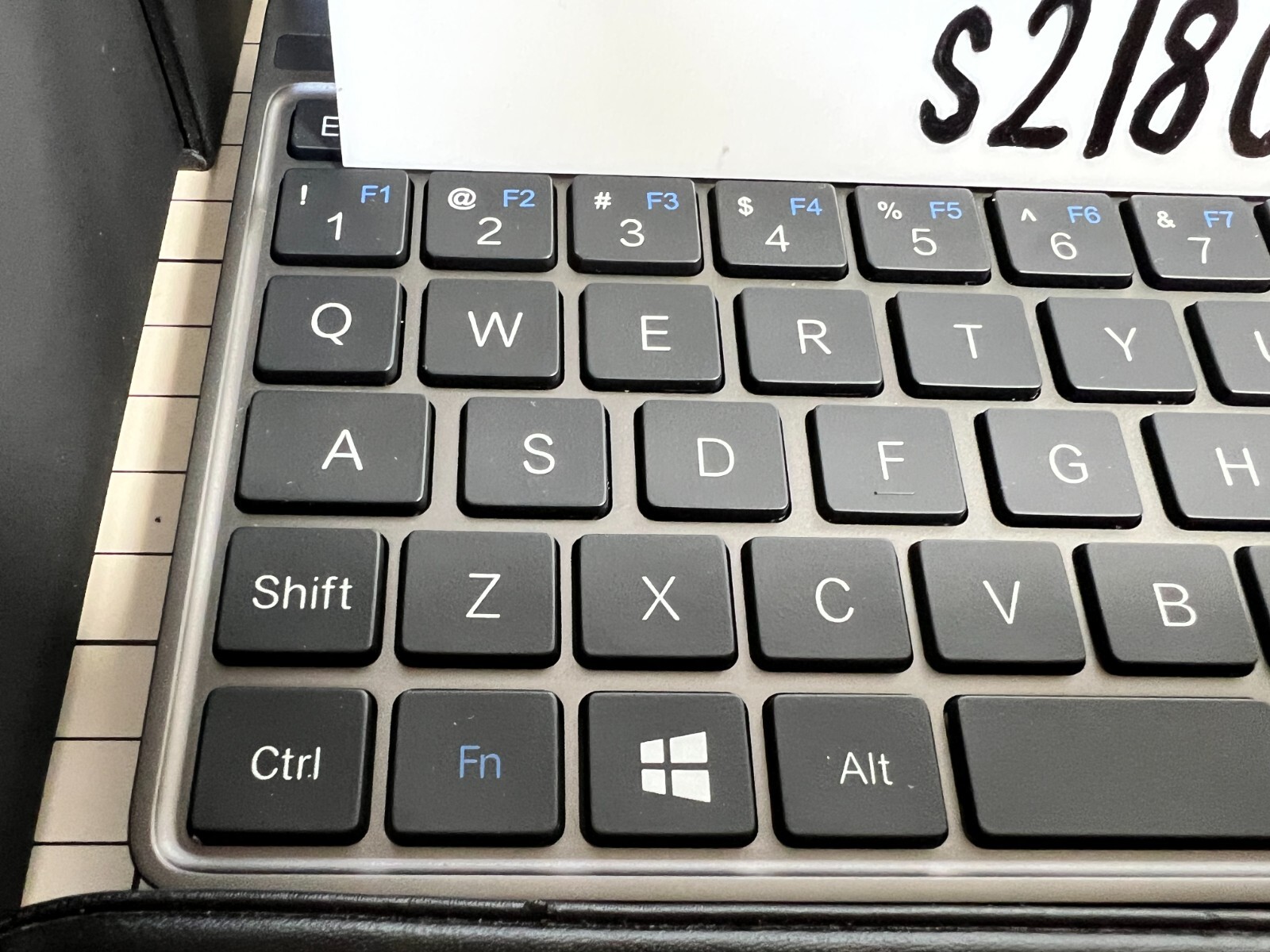 GPD Pocket 2 Intel 3965Y 7in Touch Screen 8GB RAM Windows 10 Near Mint
