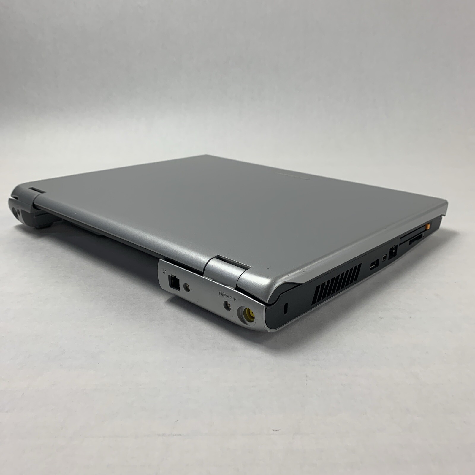 Lenovo 3000 C200 Intel Pentium T2060 1.60GHz 1GB RAM 15″ No Battery No HDD No OS