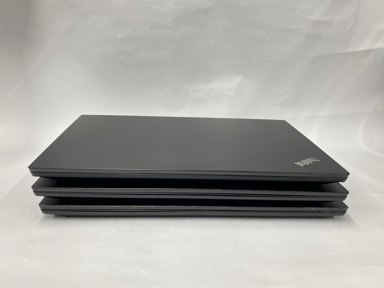 Lot of (3) Lenovo E595 – FHD – Ryzen 7 3700u – No RAM/SSD/OS – READ