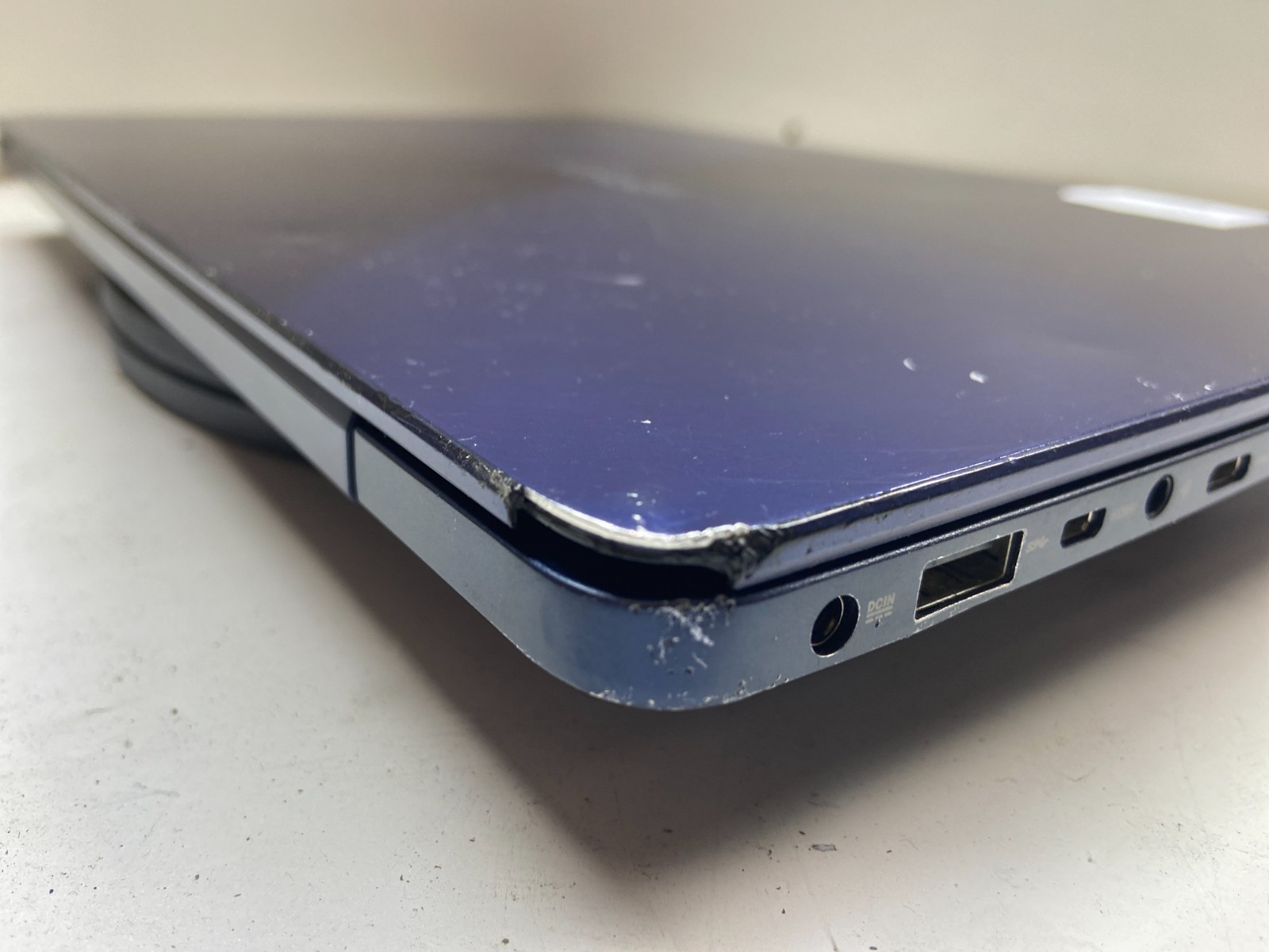 Asus Zenbook UX430U Intel Core i7-7500u 2.7GHz 8GB NO HDD