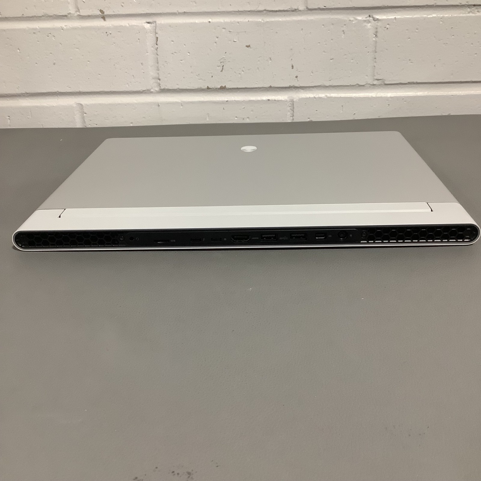 Alienware X16 R2- (32GB 1TB SSD), Intel core Ultra 9 185H