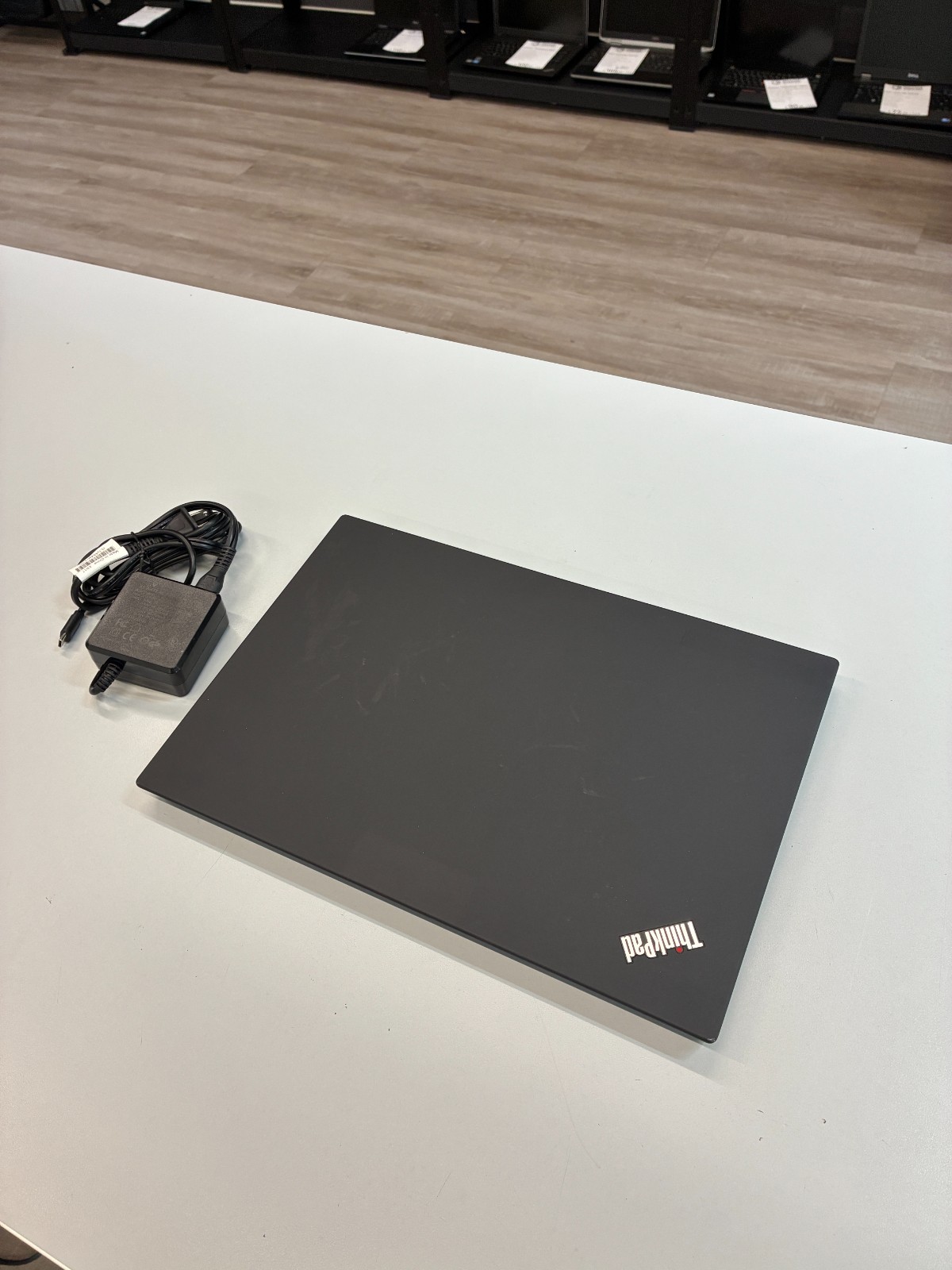 Lenovo ThinkPad T495: Screen 14″ / Ryzen 7 3700U / RAM 24Gb / SSD 512Gb / Win 11