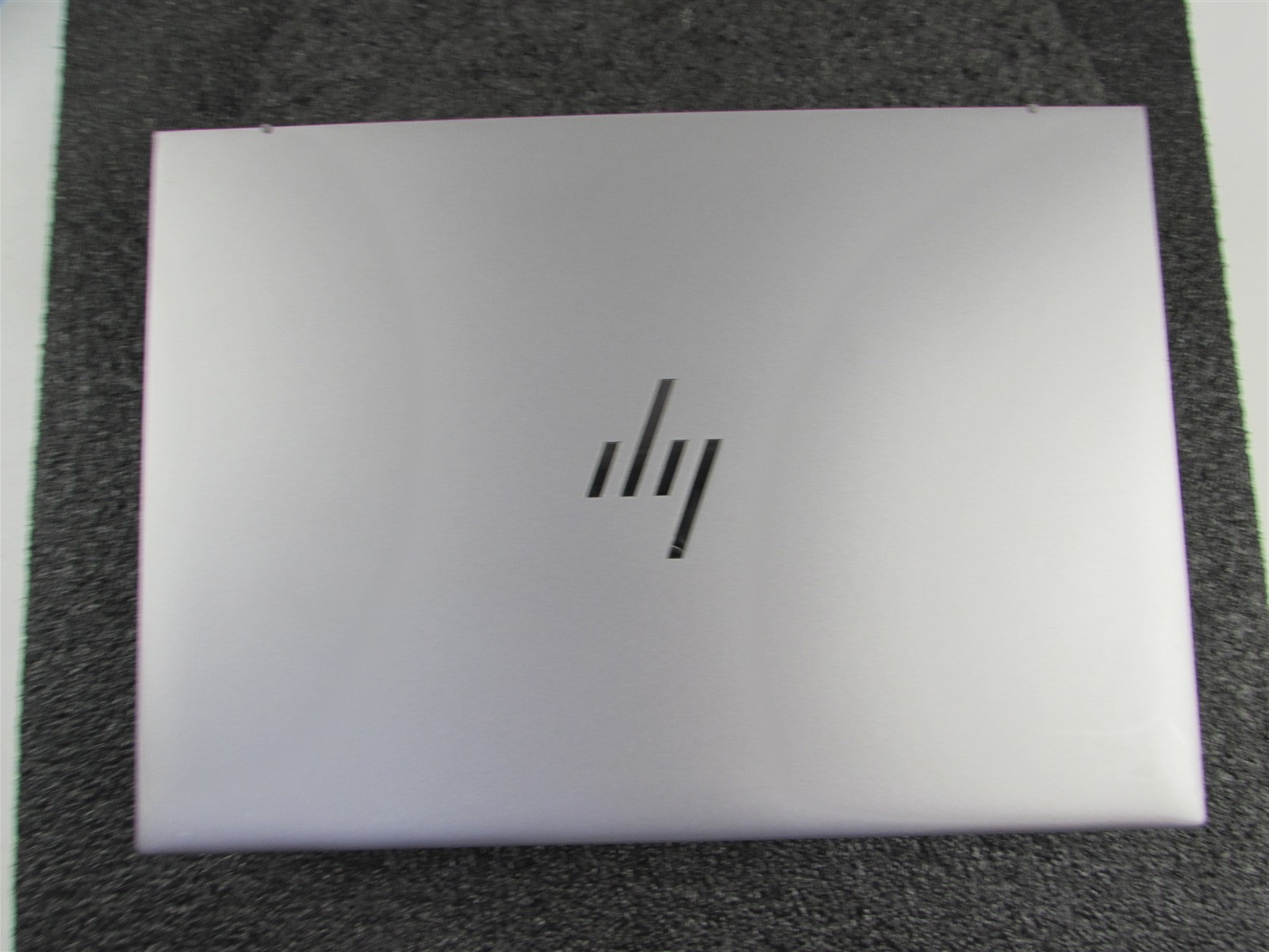 HP ZBOOK FIREFLY 14 (G10) 1920X1080 FHD CORE I5-1350P 256GB SSD 16GB RAM NO O.S