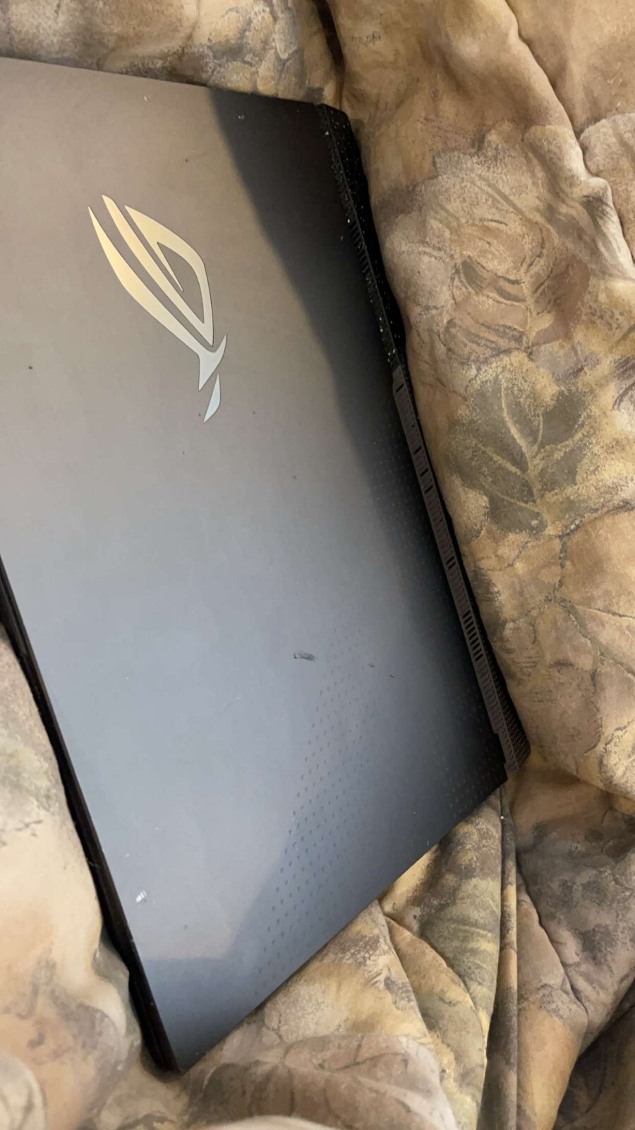 Asus rog strix rgb gaming laptop – AMD ryzen 9 6900HX eith Radeon graphics 144hz