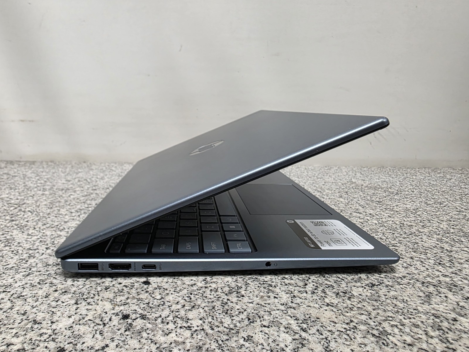 HP Laptop 15-FD0082WM 15.6″ N200 1.0GHz 4GB RAM 128GB SSD