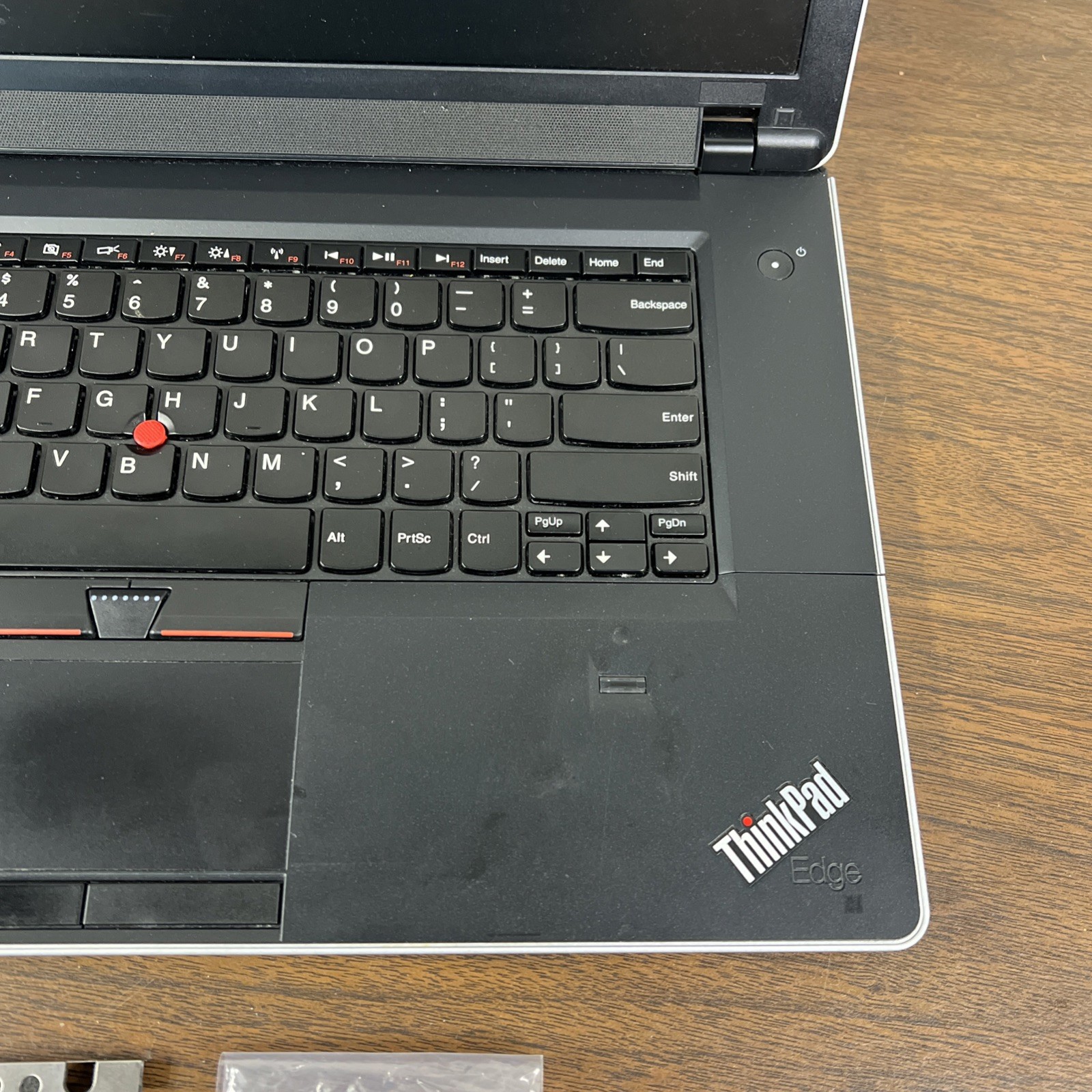 LENOVO THINKPAD EDGE 15 15.6″ Intel Core i3 M390 2.66GH 4GB RAM NO HDD / NO OS