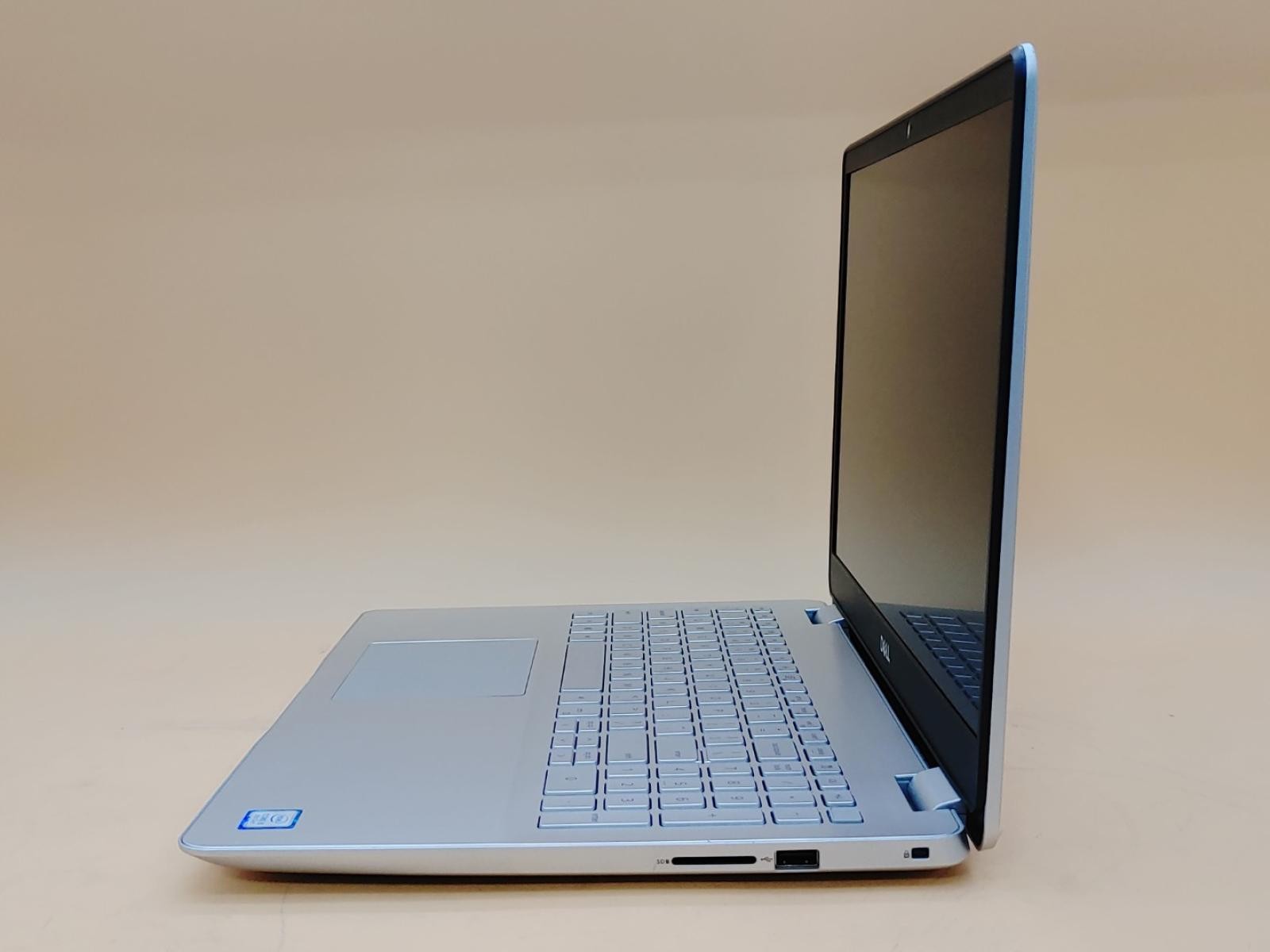 Dell Inspiron 5584 15.6″ Intel i5-8265U 8GB *NO SSD/NO OS/NO AC* **BAD BATTERY**