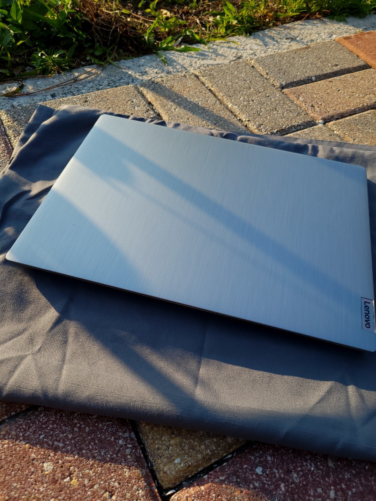 Lenovo IdeaPad 1 15ADA7 15.6″ (128GB eMMC, AMD Athlon Silver 3050U, 3.20 GHz,…
