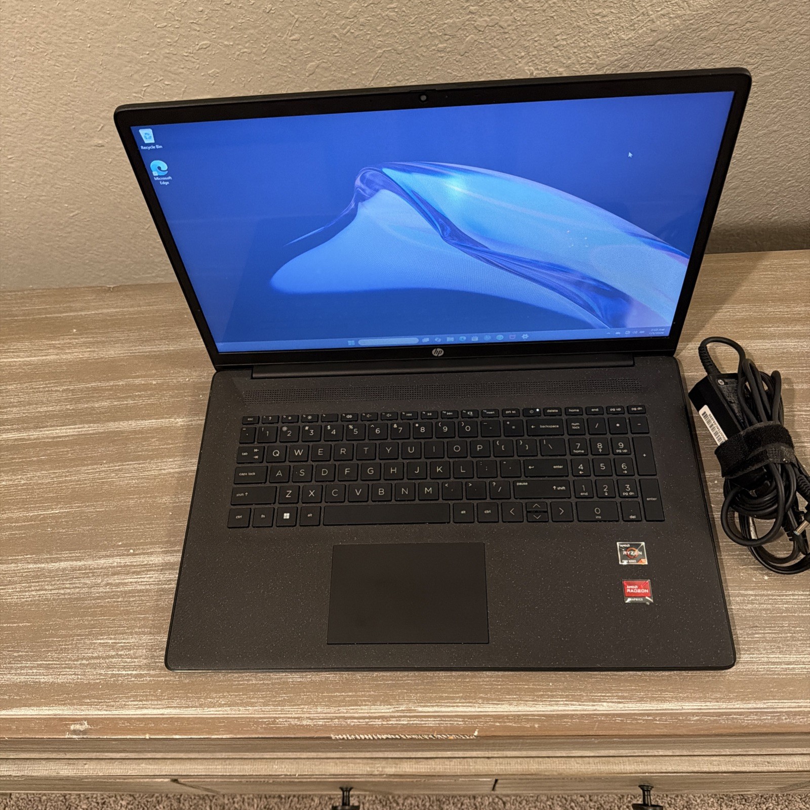 HP 17Z-CP300 17.3” FHD Laptop AMD Ryzen 5-7530U 8GB RAM 128GB SSD Windows 11