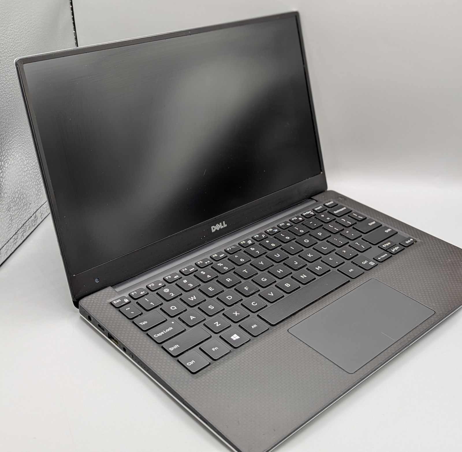 Dell laptop XPS P54G 4GBRam 128GB SSD Gray & Black