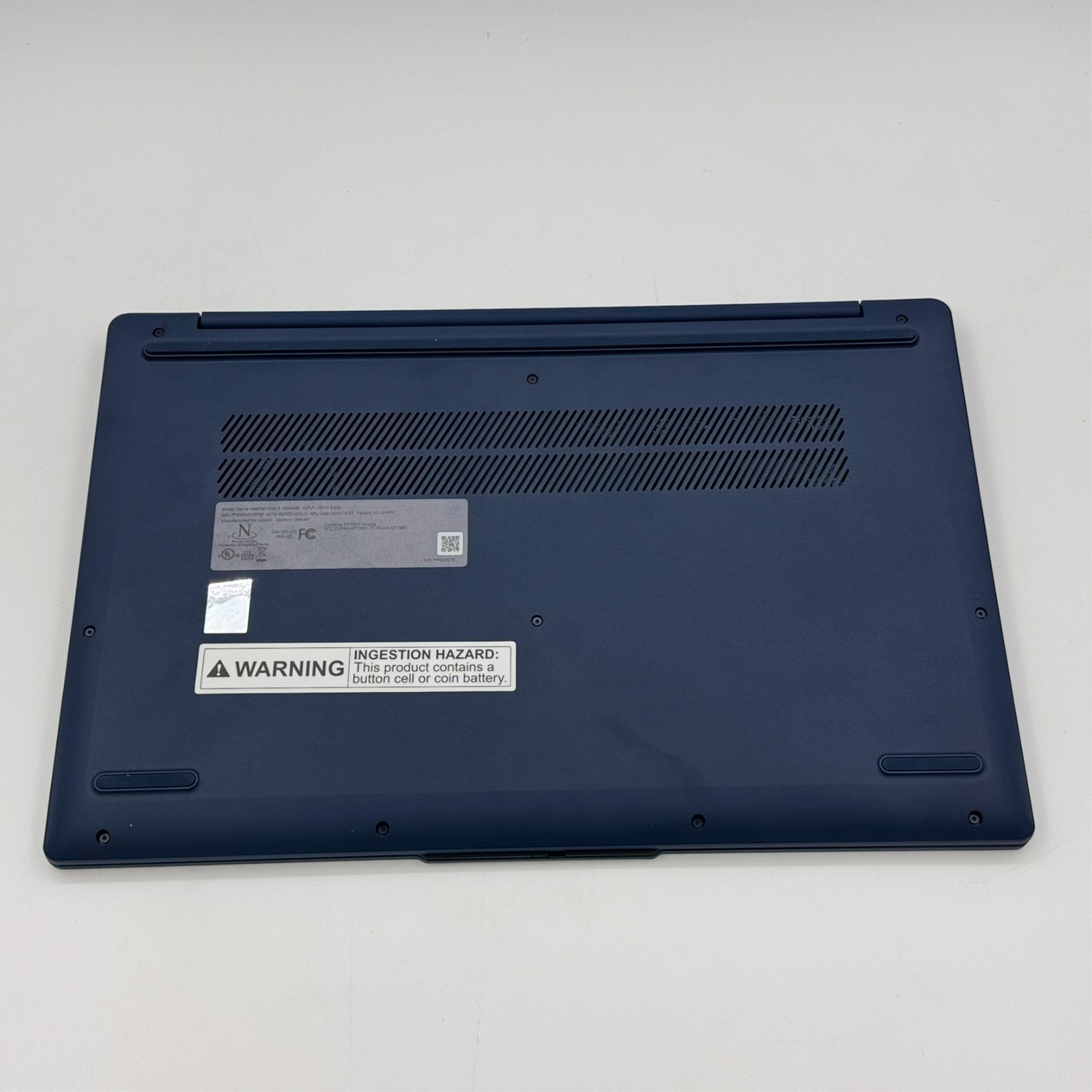 Lenovo IdeaPad Slim 3 15.6″ Laptop AMD Ryzen 5 40 8GB 256GB SSD FHD Blue