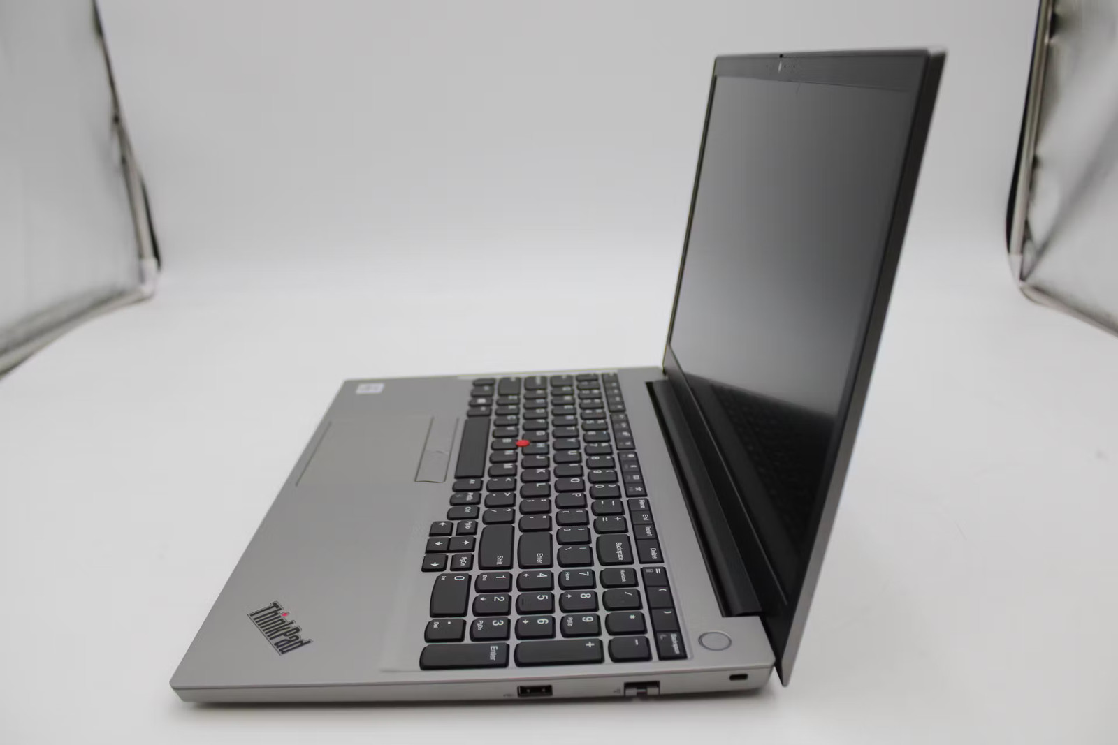 Lenovo ThinkPad E15 Used 15.5″ i7-10510U, 500GB HDD, 8GB RAM