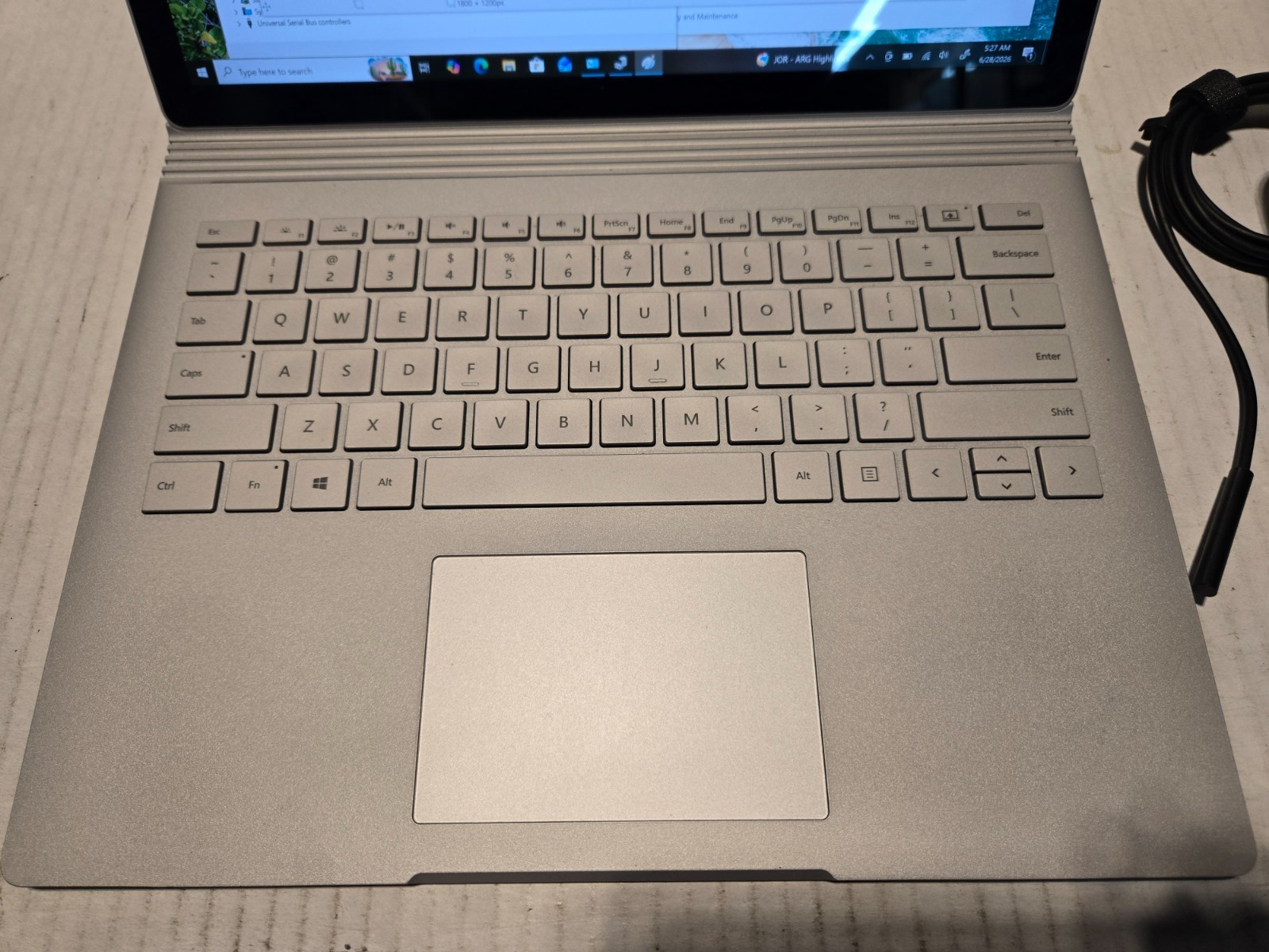 Microsoft Surface Book 13.3″ Touch Laptop Core i5-6300U 8GB 256GB Win10 Nice One