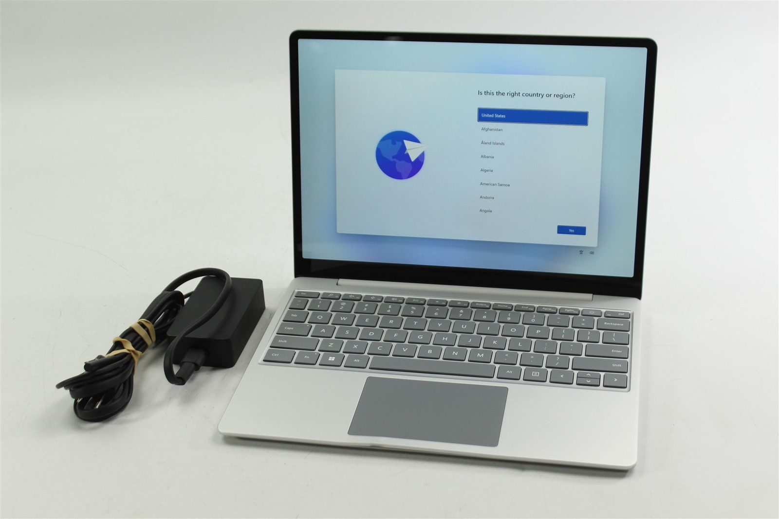 Microsoft Surface Laptop Go 2 2013 12.4″ i5-1135G7 256GB SSD 16GB RAM W11H