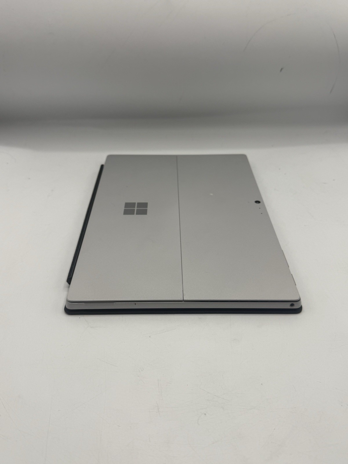 Microsoft Surface Pro 1796 12.3” Intel i5-7300U 2.6GHz 4GB RAM 128GB SSD WIN10P
