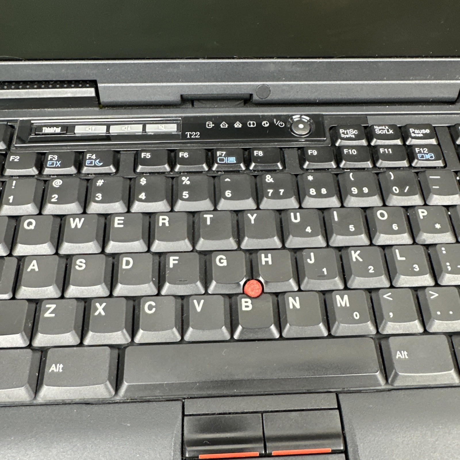 IBM ThinkPad T22 Laptop Type 2647 Vintage Windows 98/2000 Parts Repair As Is