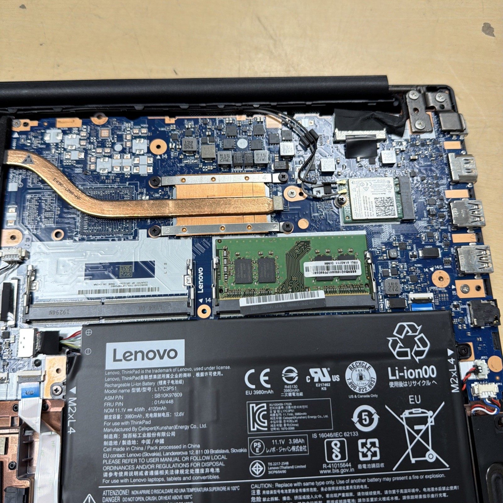 *PARTS Lenovo ThinkPad E590 i5-8265U 8GB RAM NO HD/OS