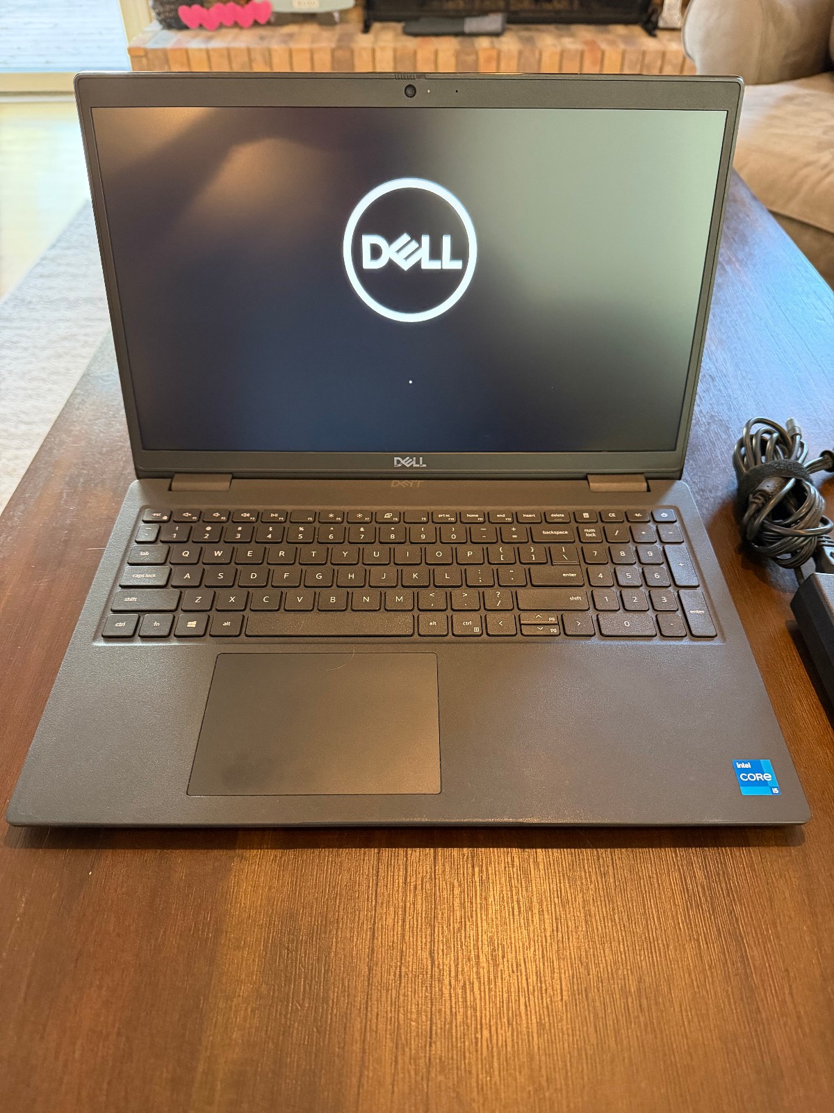 15.6″ DELL Latitude Laptop: 11th Gen Intel Core i5! 8GB RAM! 256GB SSD! Win11PRO
