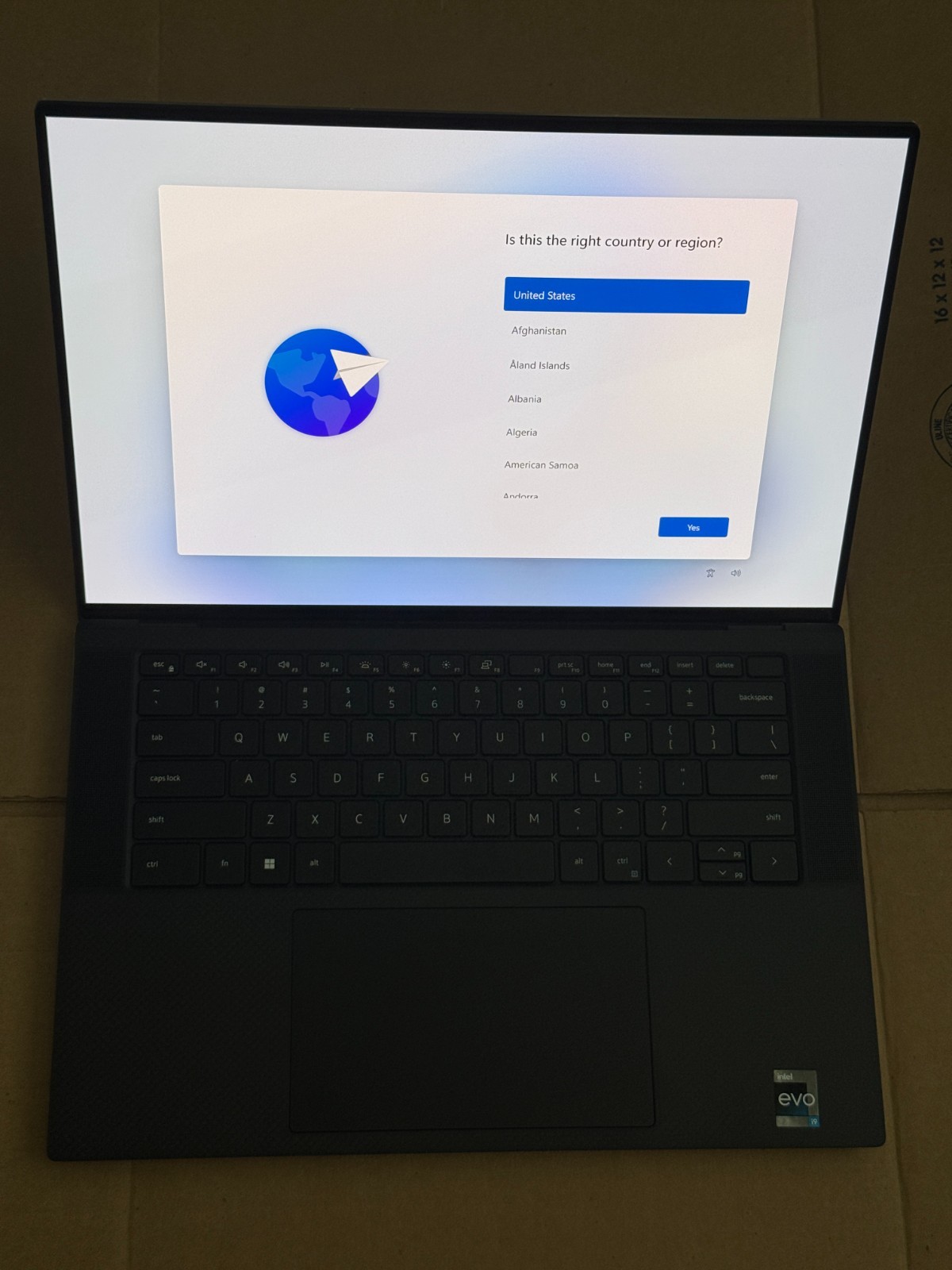 Dell Xps 9530 i9-13900h 32gb DDR5 Ram 4070 RTX GPU 512gb SSD 15.6″ OLED 3.5K W11