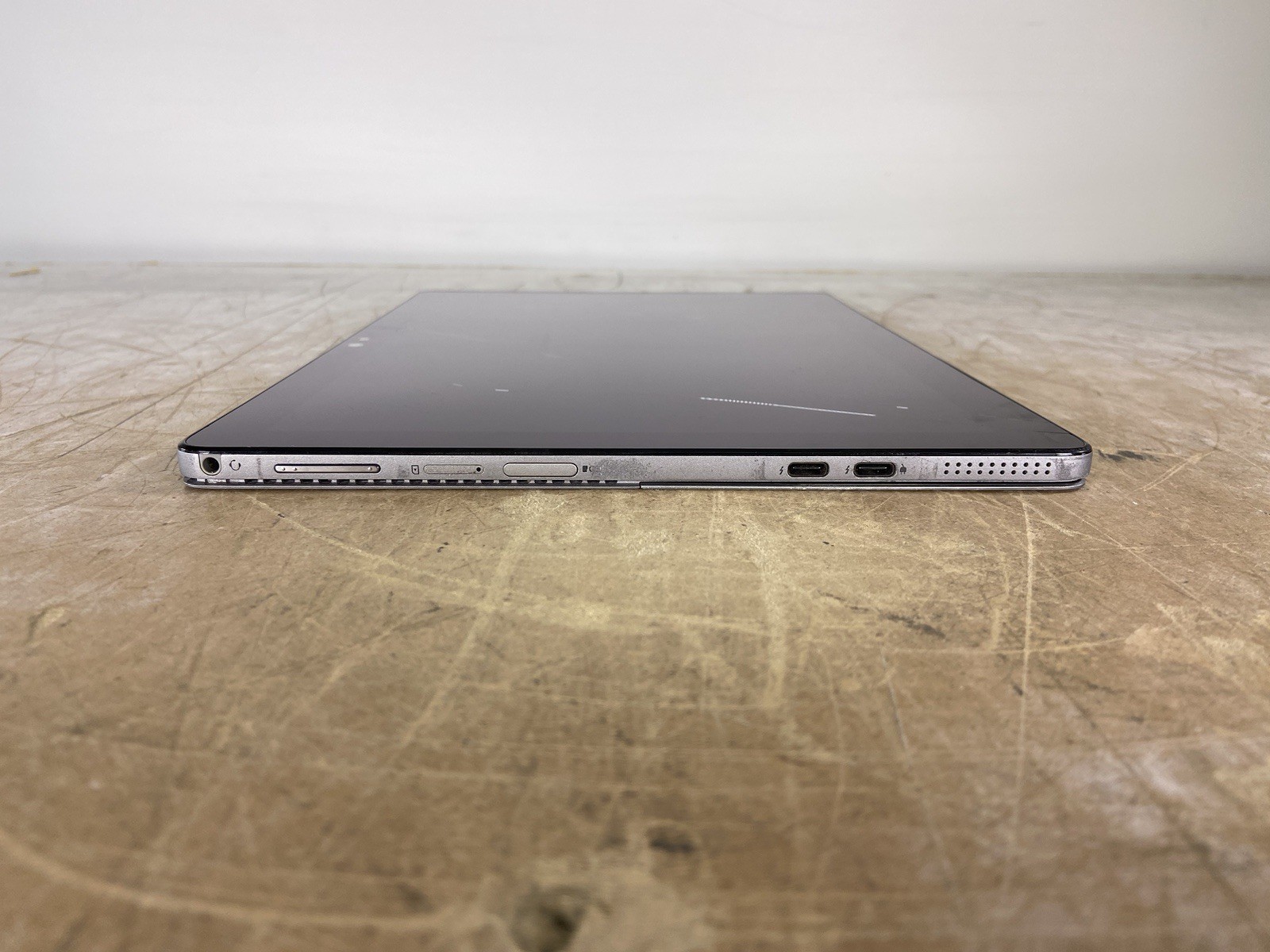 DELL LATITUDE 7210 2-IN-1 i5-10310U @ 1.70GHz, 8GB RAM, NO HDD/OS – (FOR PARTS)