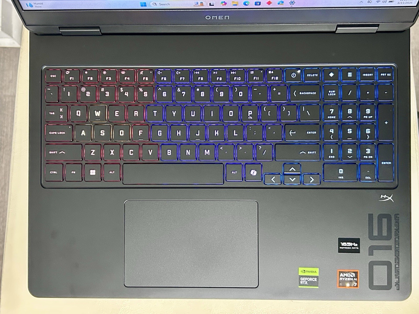 HP Omen 16-ap0047nr Black Gaming Laptop 16.0″ AI 7 350 16GB 1TB RTX 5060 W11