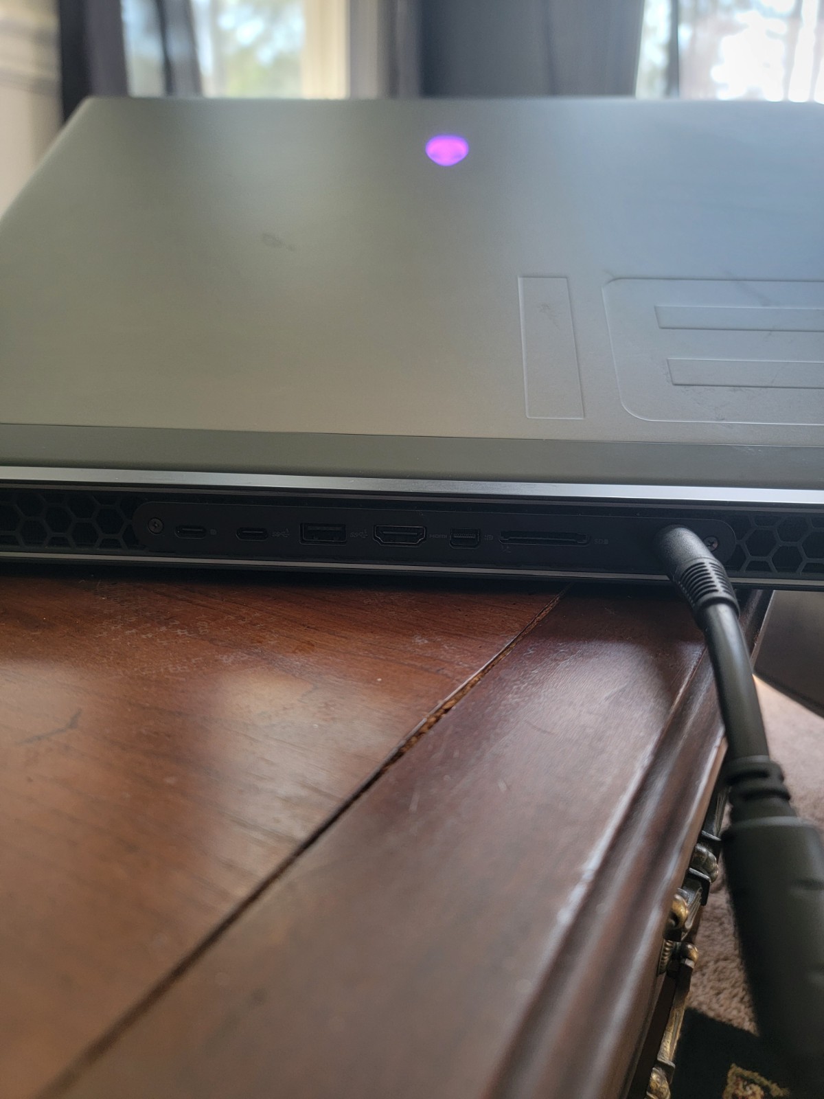 Alienware m18 R1 18in Ryzen 9 7845HX 32GB RTX 4070 2TB SSD W11H