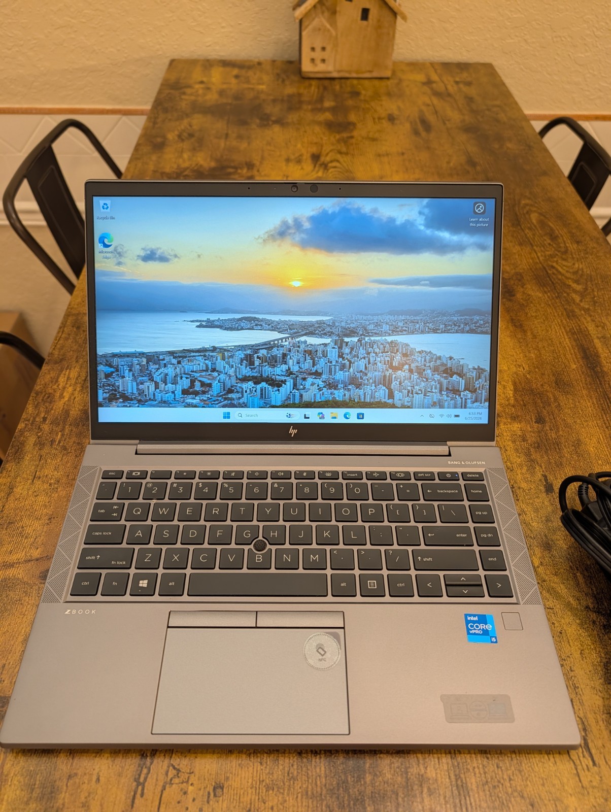 HP ZBook Firefly 14 G8 i5-1145G7 2.6GHz 16GB 256GB SSD 14″ Win 11 Pro Grade A