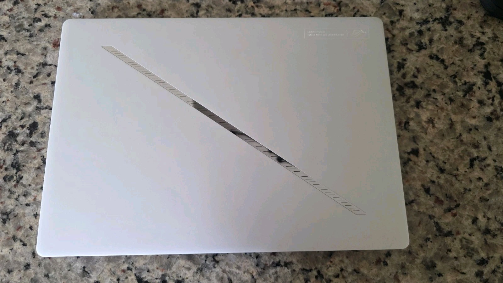 Asus rog zephyrus g14 Ryzen 9, RTX 5080, 32gb RAM 2TB SSD With EXTRAS