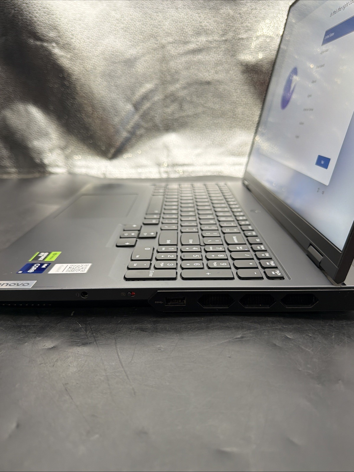 2024 Lenovo Legion Pro 7 16IRX8H 16″ (i9-13th @5.40GHz, 32GB RAM, 2TB SSD, 4090)