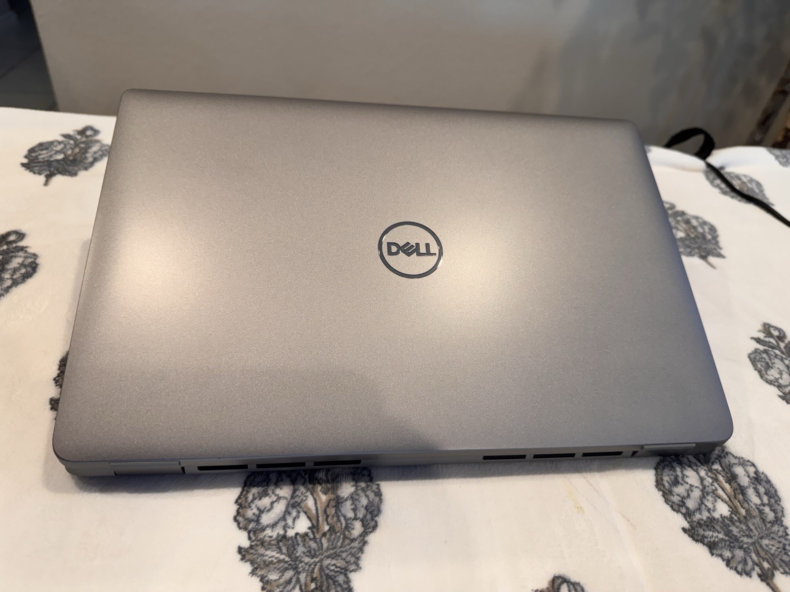 Dell Latitude 5450 14” Ultra 5 135U 16GB RAM 256GB SSD Win 11 Pro.