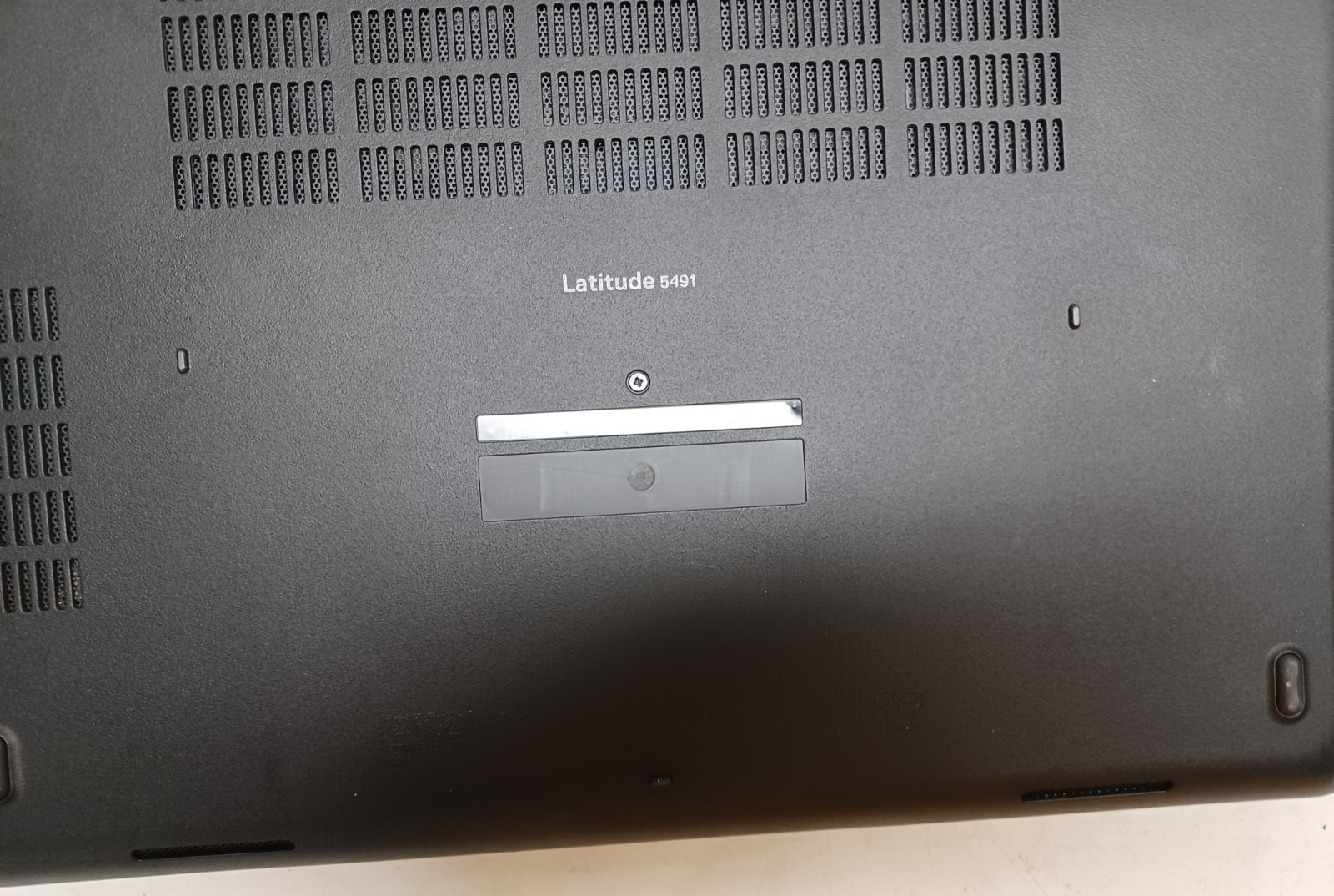 Dell Latitude 5491 14″ i7 8th Gen 2.6GHz No LCD No Battery FOR PARTS/REPAIR
