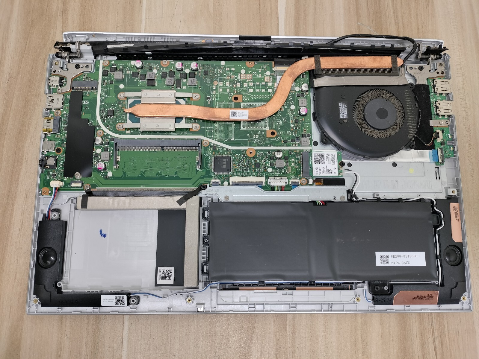 Asus VivoBook F512J 15.6″ | i5-1035G1 *NO POWER*SOLD AS-IS*READ DESCRIPTION*