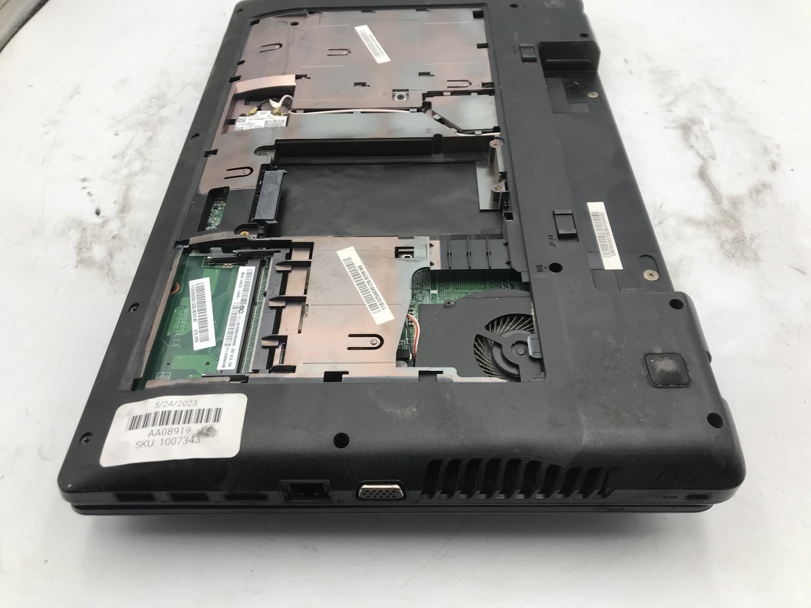 LENOVO IDEAPAD Z580 – FOR PARTS/REPAIR – INTEL I5 3210M – NO RAM – READ DESC -BB