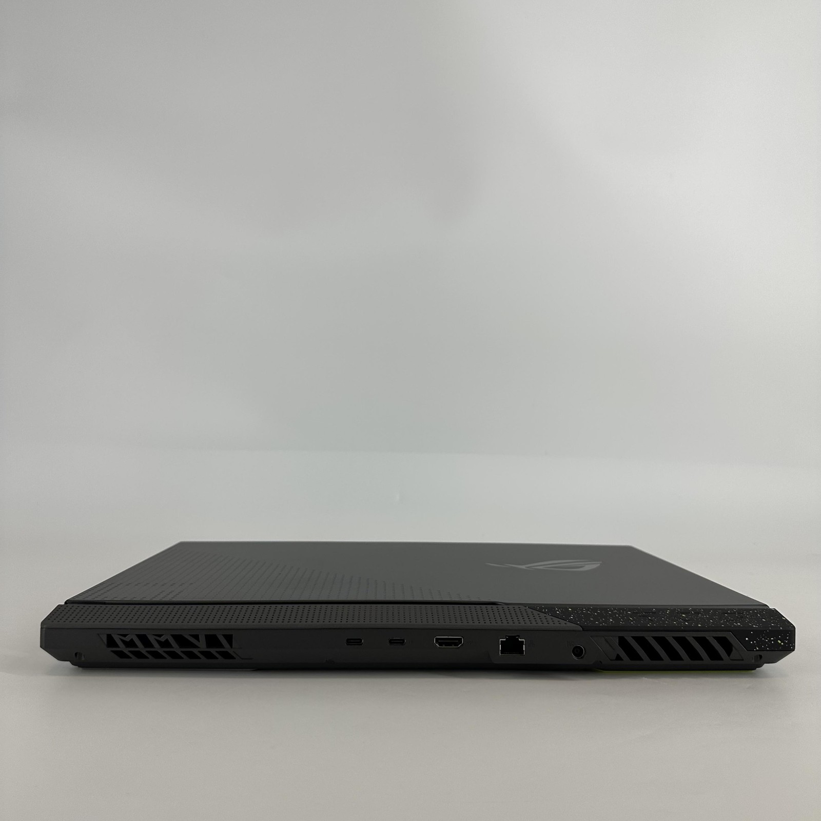 Asus ROG Strix G17 G713 17.3 FHD 2.4 GHz Ryzen 9 7940HX 16GB 1TB SSD RTX 4050