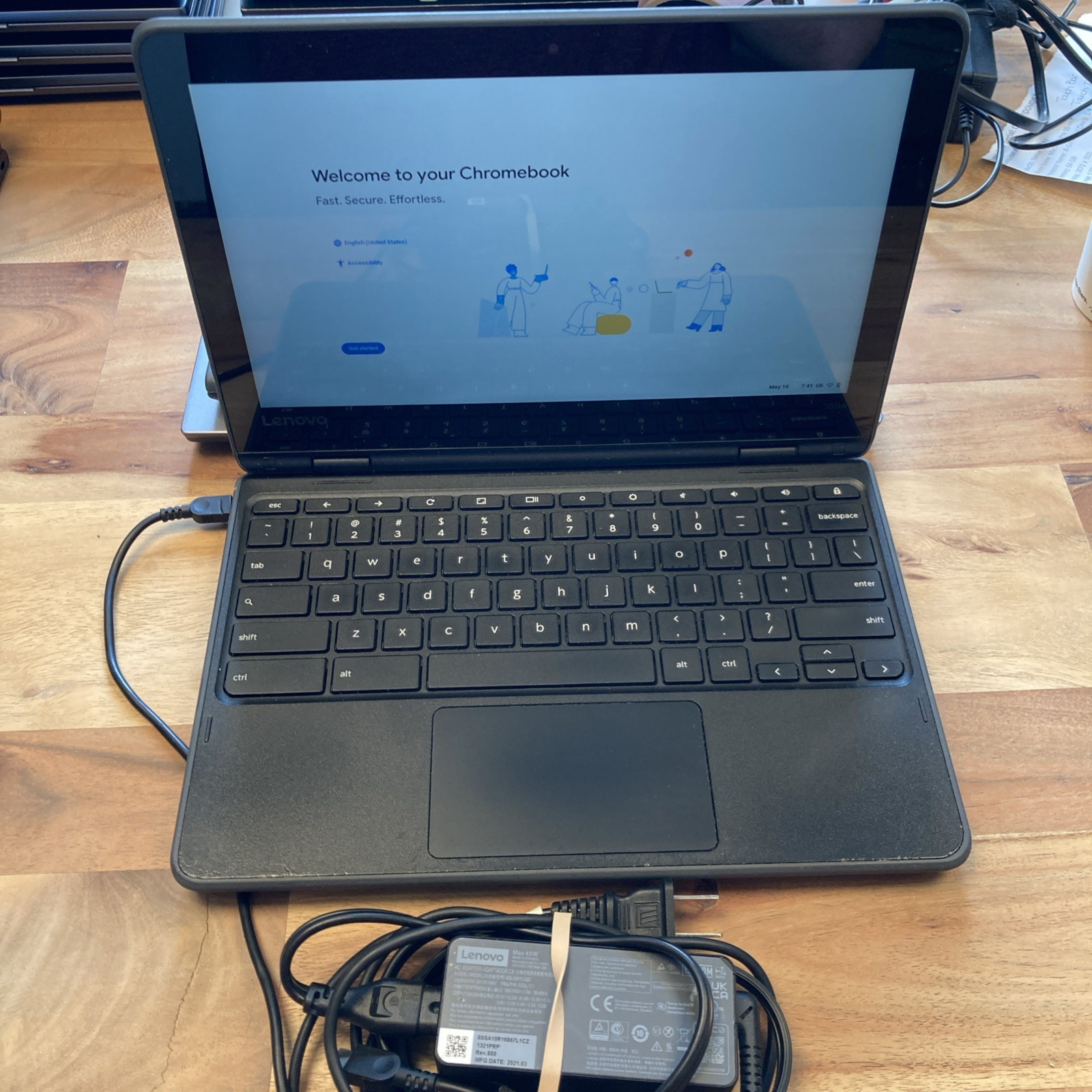 Lenovo 300e Chromebook 81H0 (11.6″ Touch, 4GB, 32GB eMMC, ChromeOS) w/ Charger